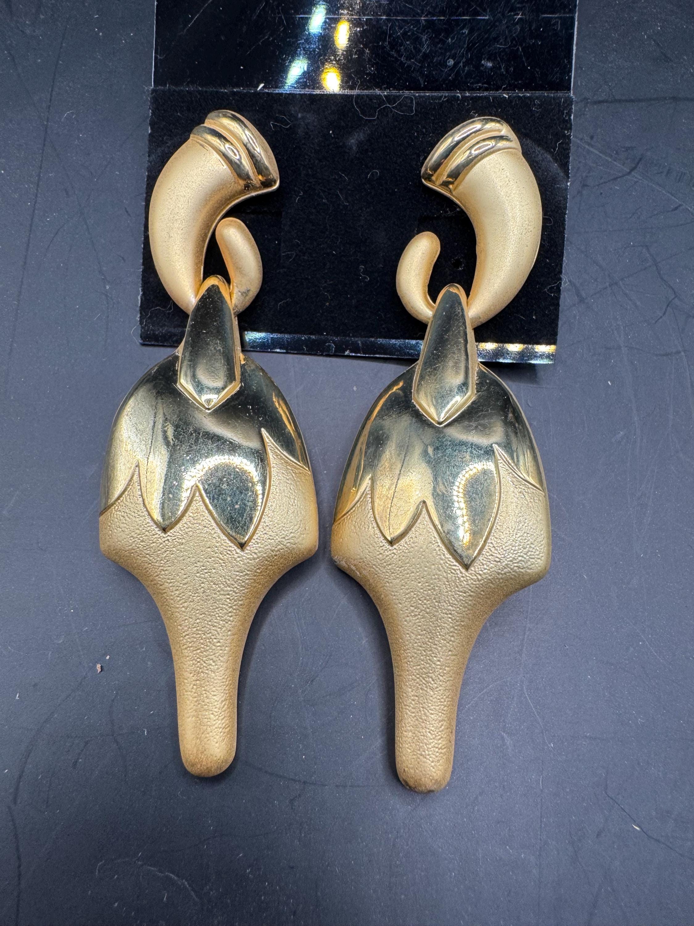 Matt gold Etruscan dangly drop disc earrings for pierced ears