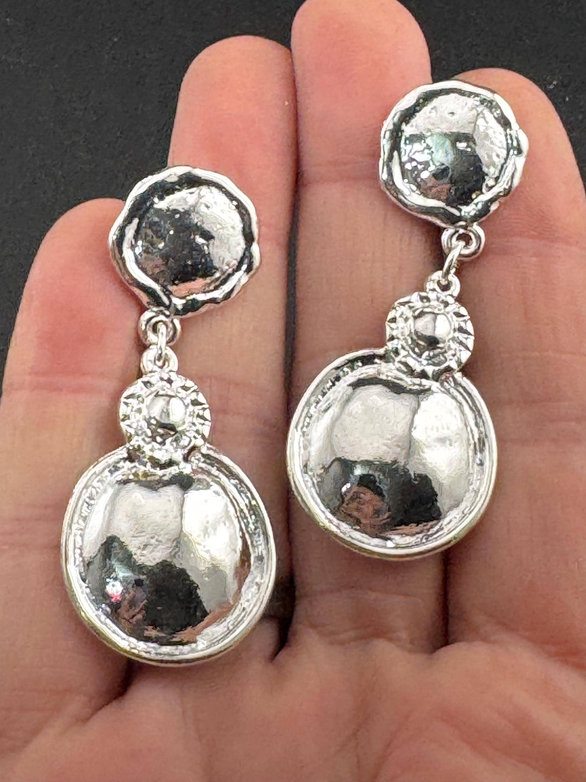 Matt silver Etruscan dangly drop disc earrings for pierced ears