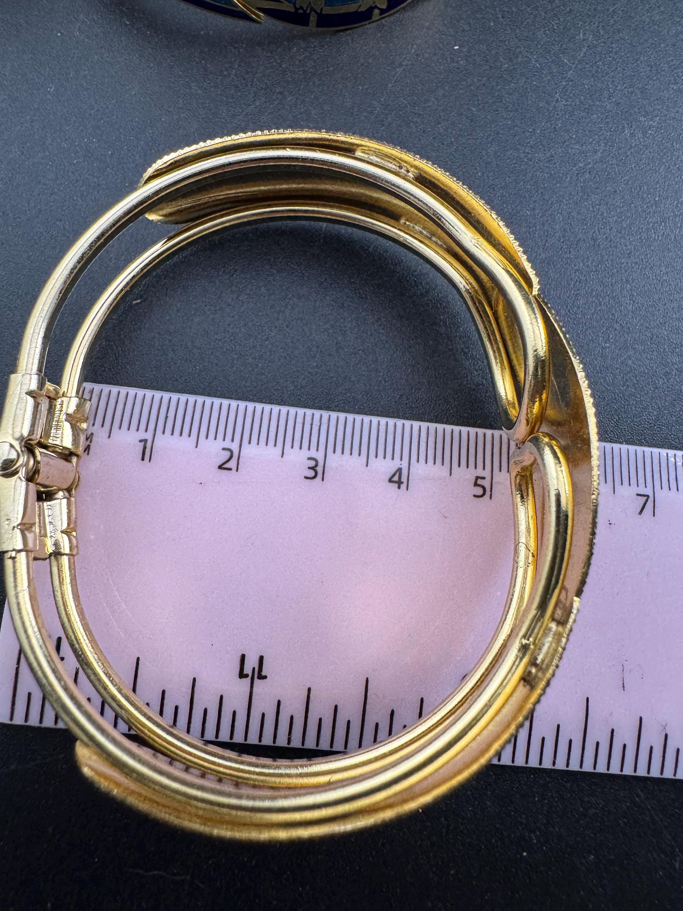 Vintage black and white enamel geometric clamper bangle:  abstract modernist design 1980s 1990s