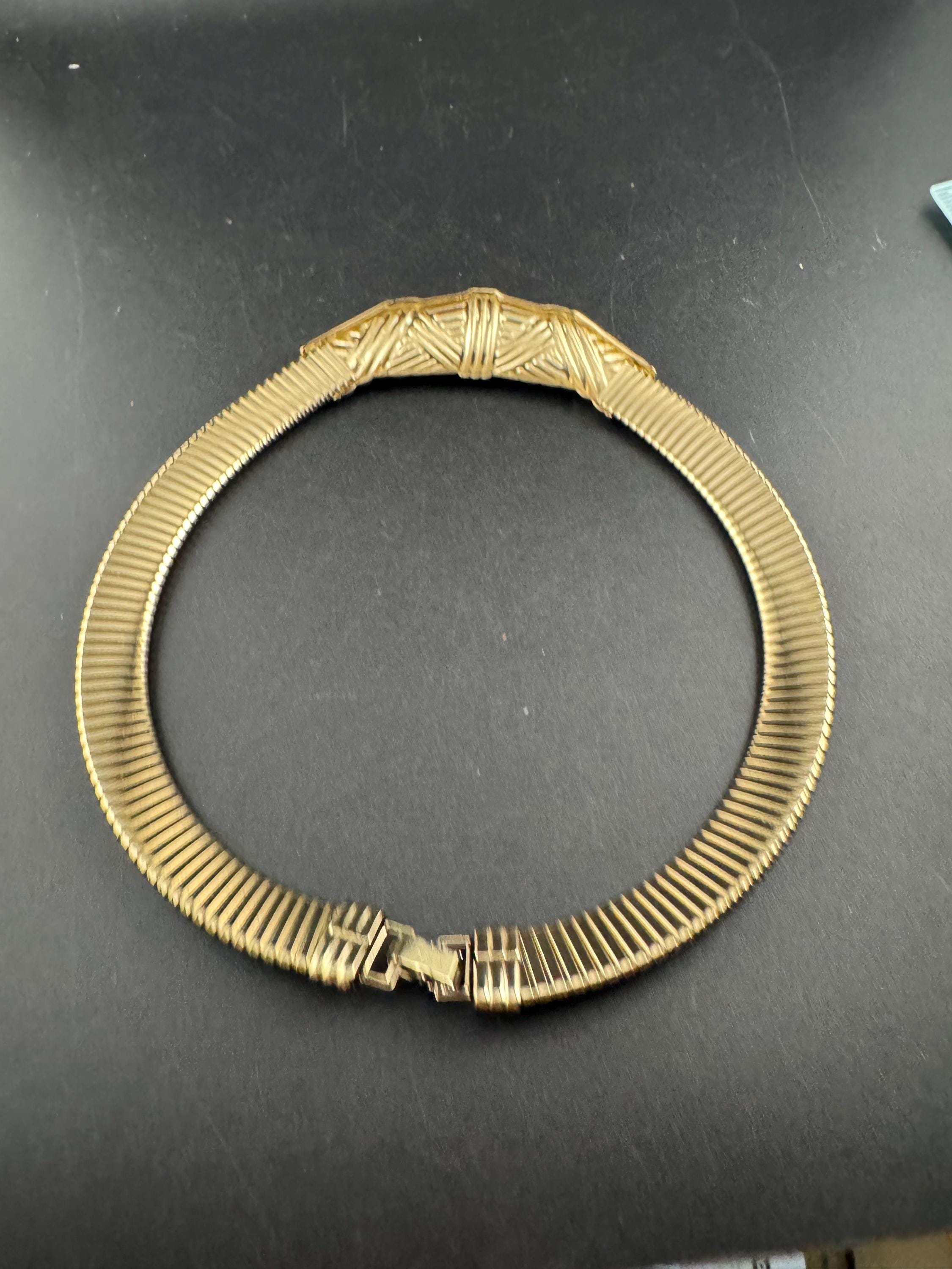 Signed Avon Gold omega link wide choker necklace