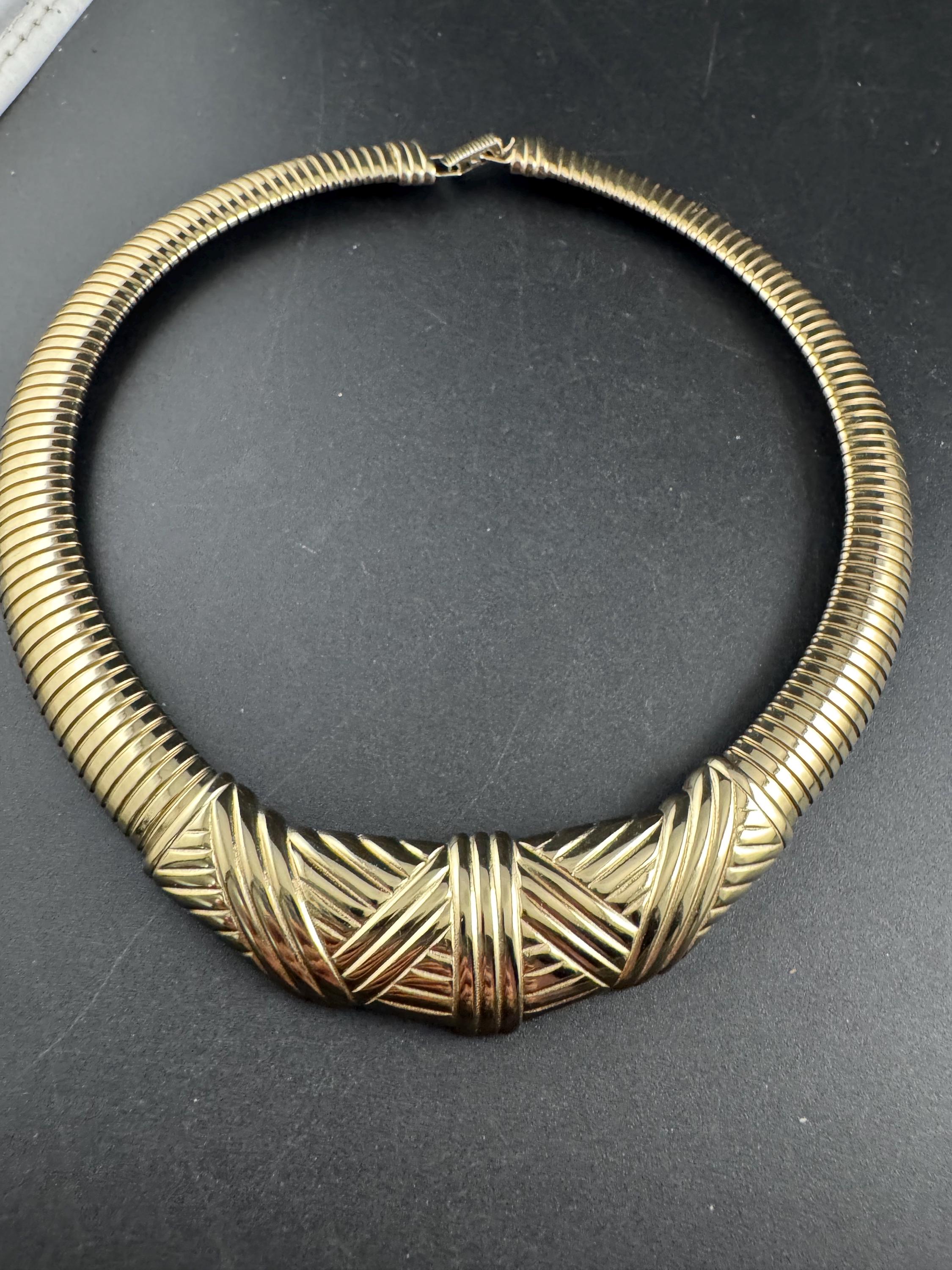 Signed Avon Gold omega link wide choker necklace