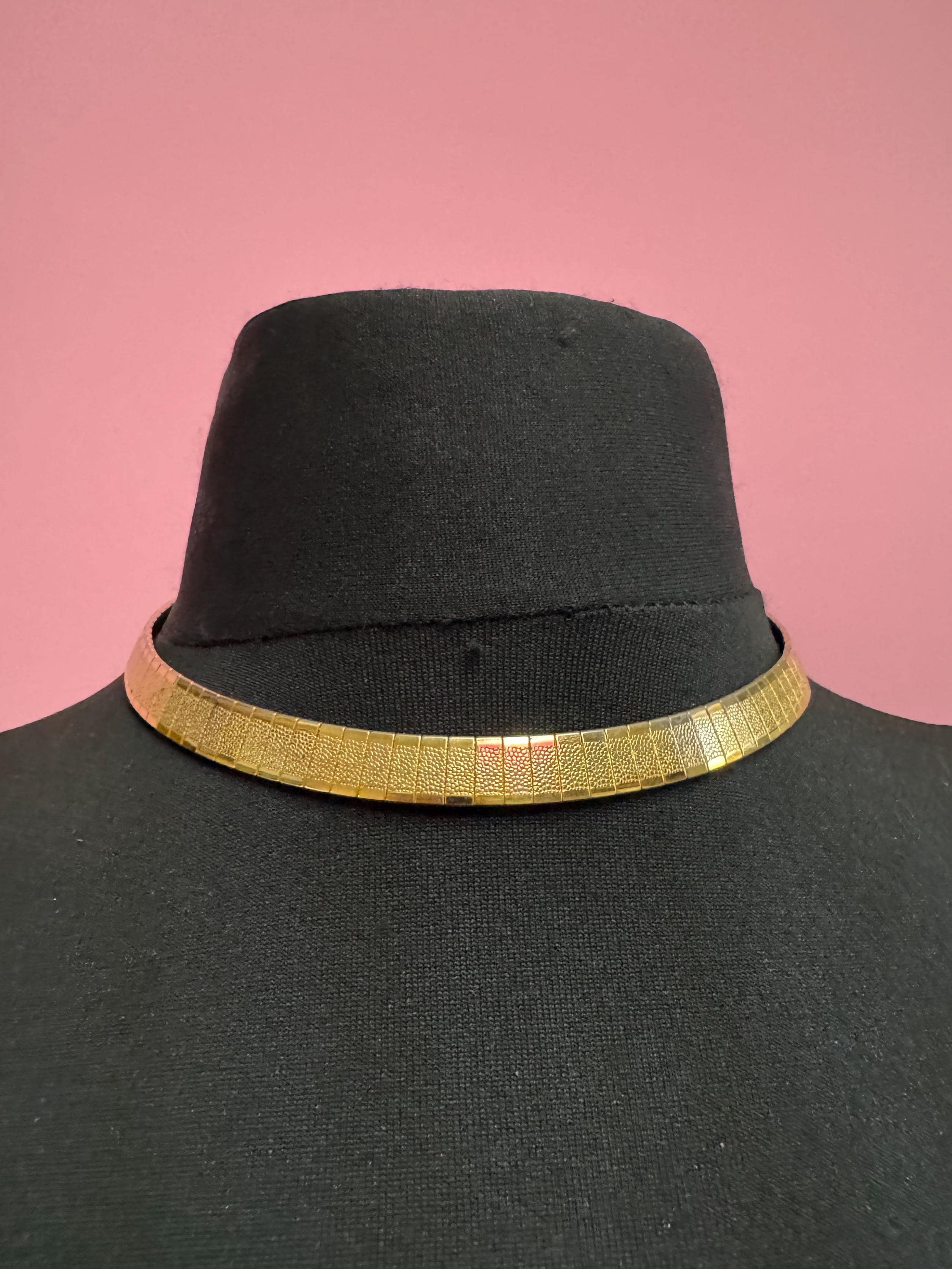 Wide articulated woven gold plated choker necklace, Vintage 70s