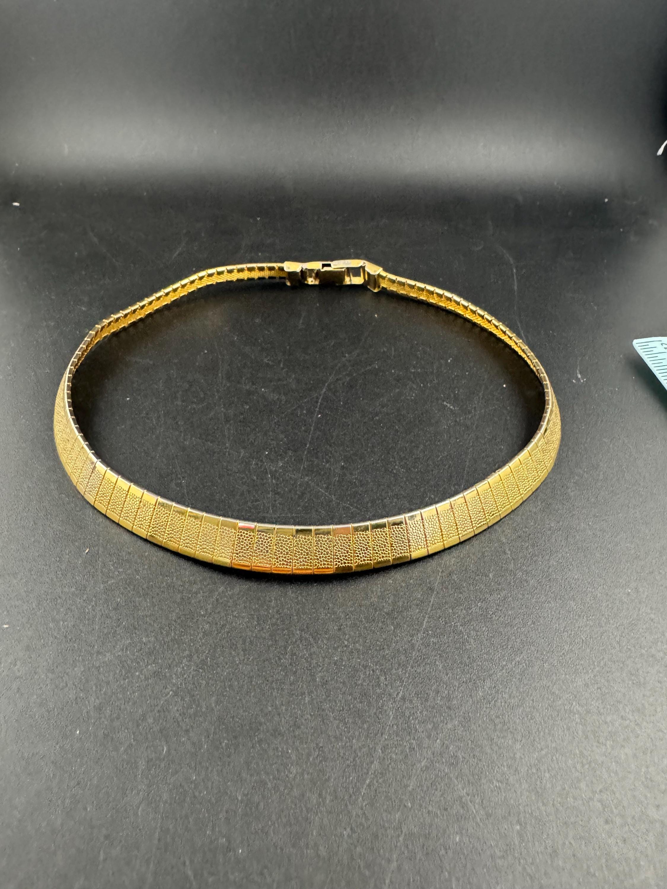 Wide articulated woven gold plated choker necklace, Vintage 70s