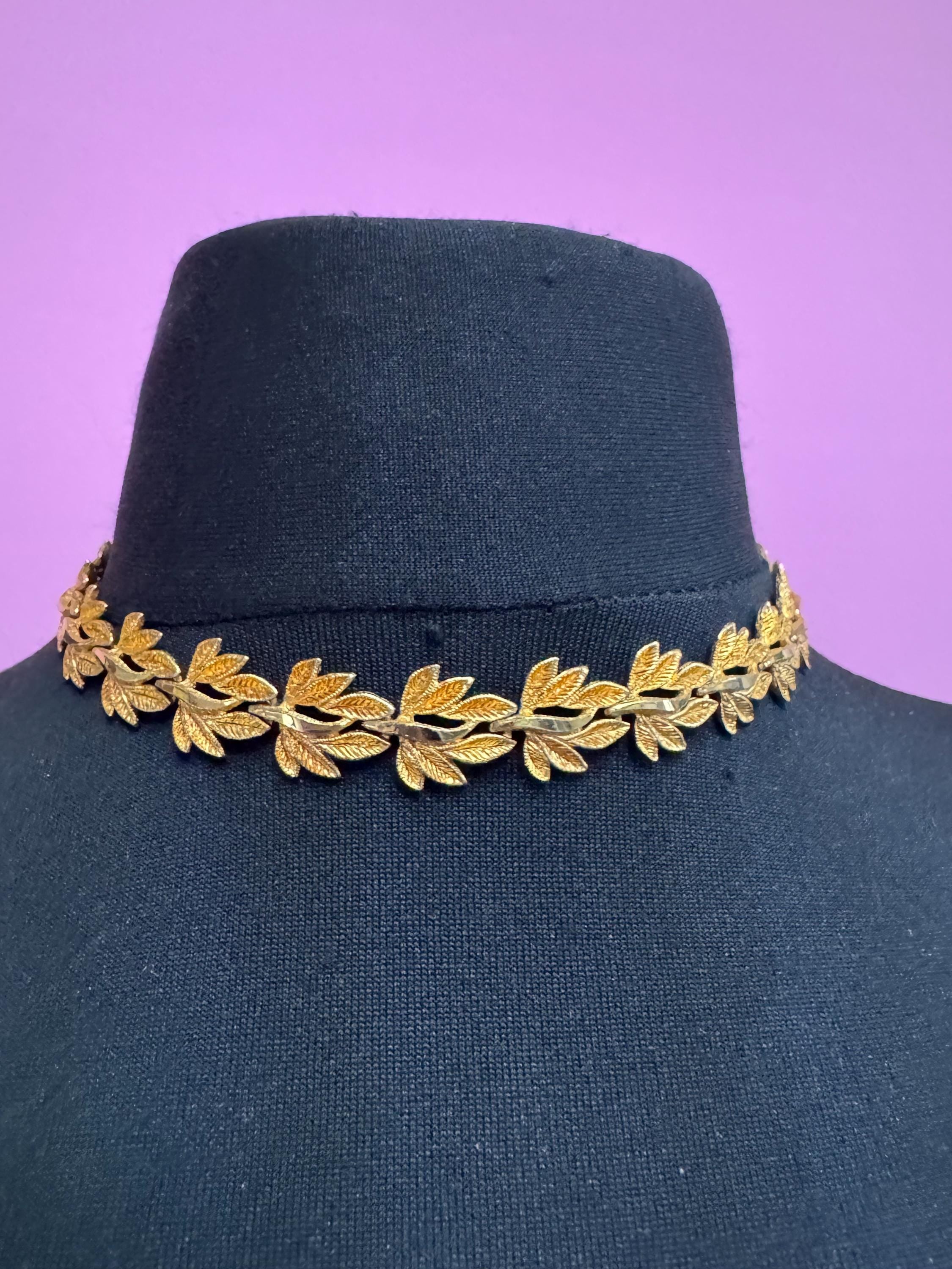 leaf choker necklace, gold tone Vintage 1970s mid century