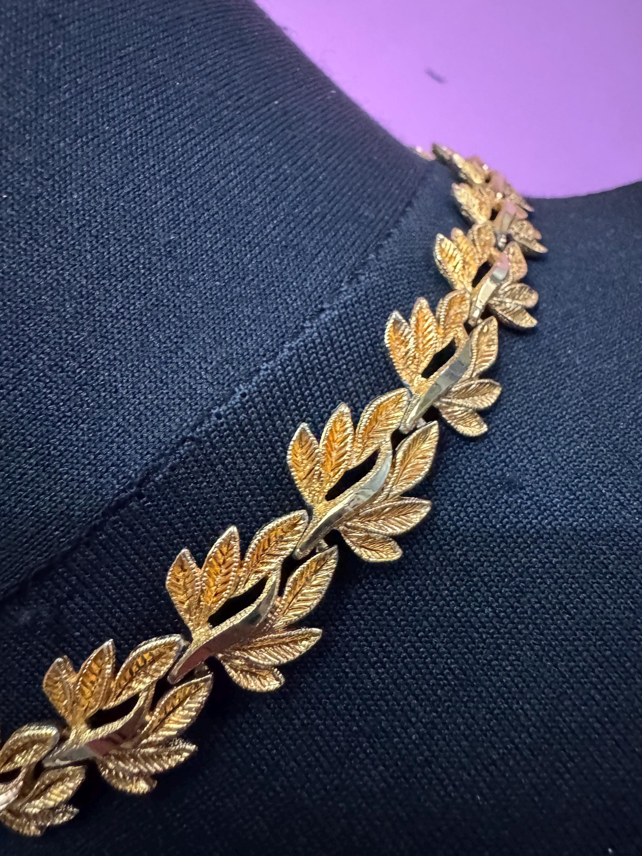 leaf choker necklace, gold tone Vintage 1970s mid century