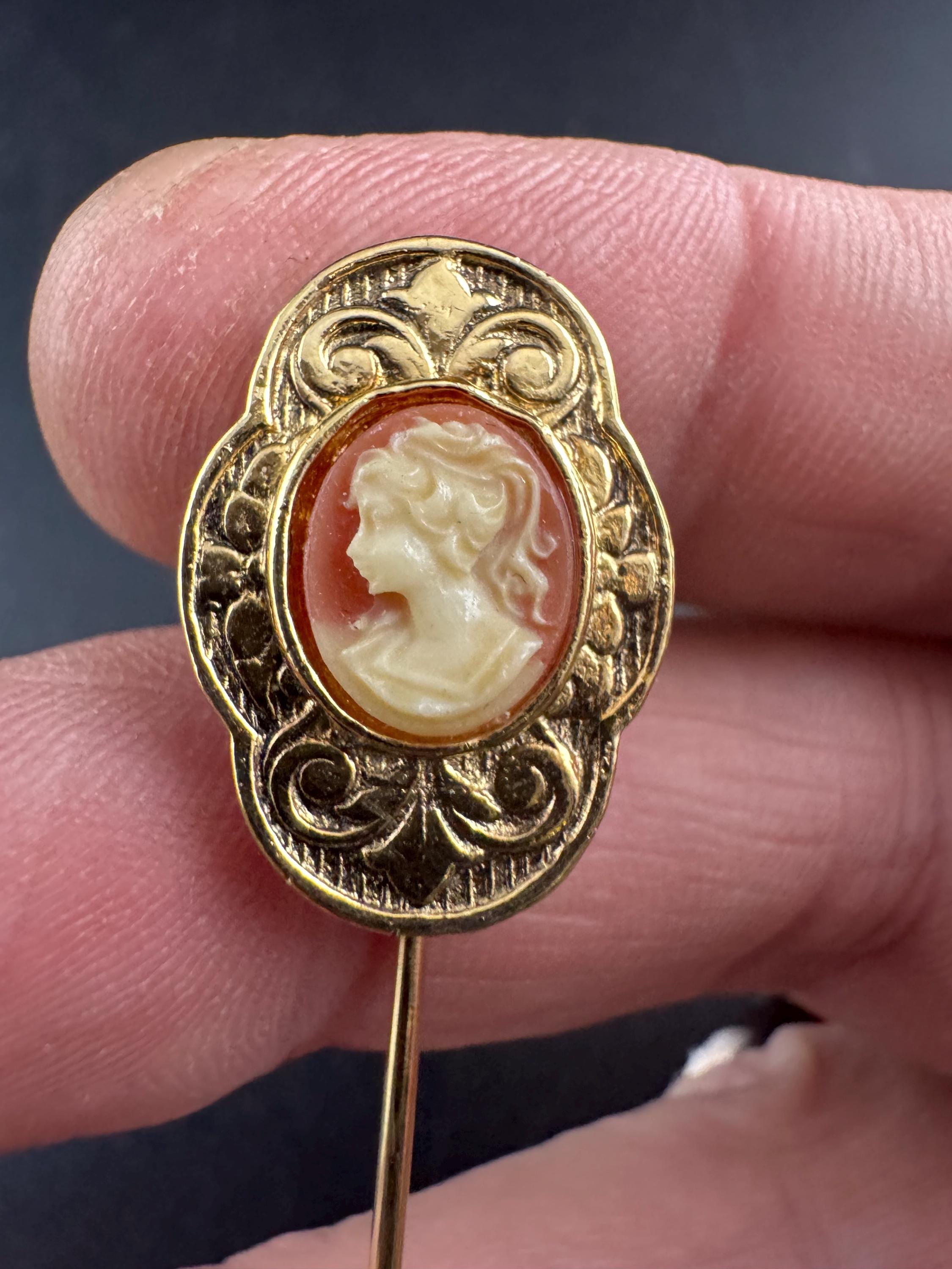 gold tone cameo Stick Pin, 1980s acrylic