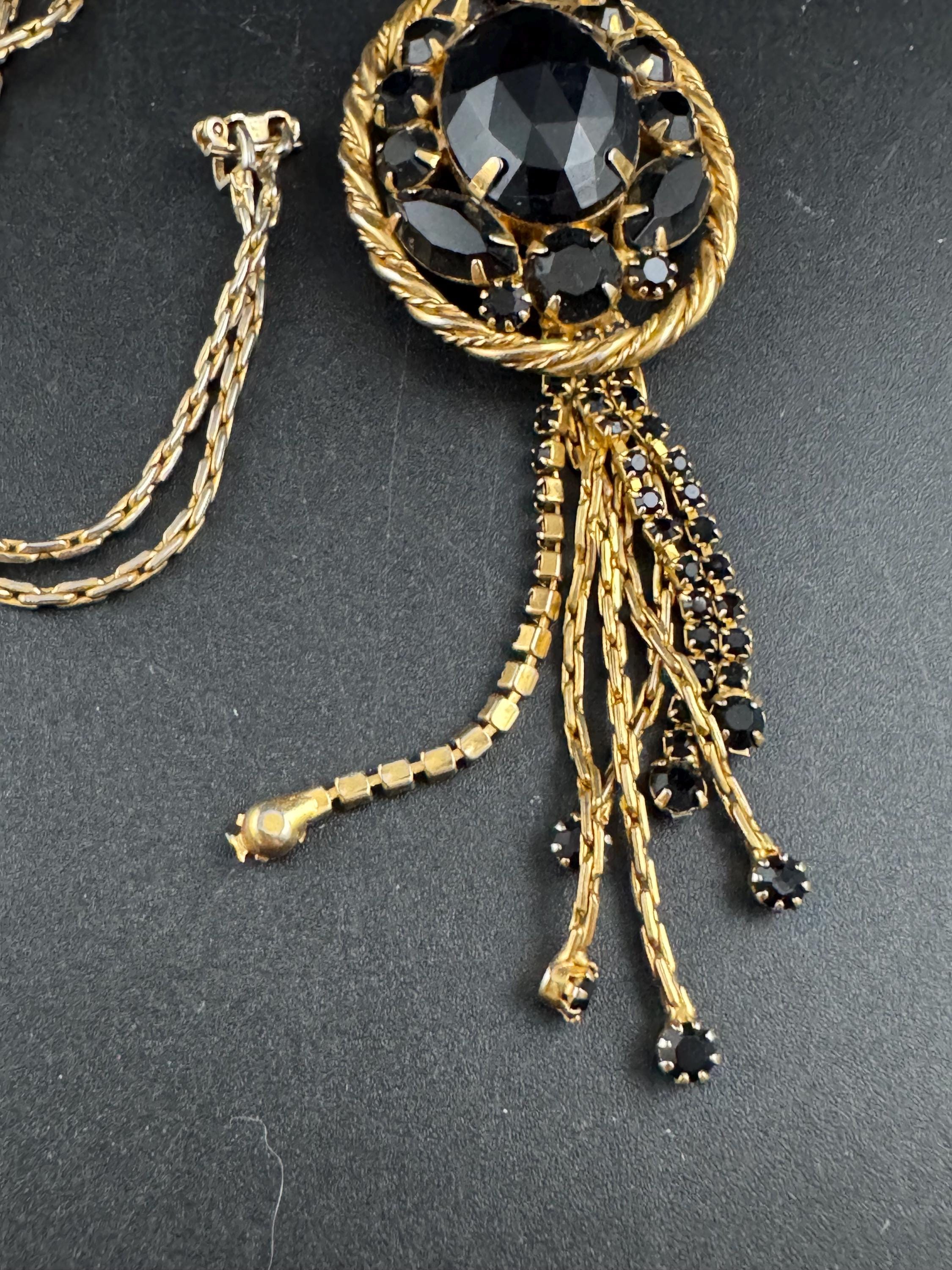 Alice caviness black rhinestone pendant necklace, unsigned gold tone serpentine chain