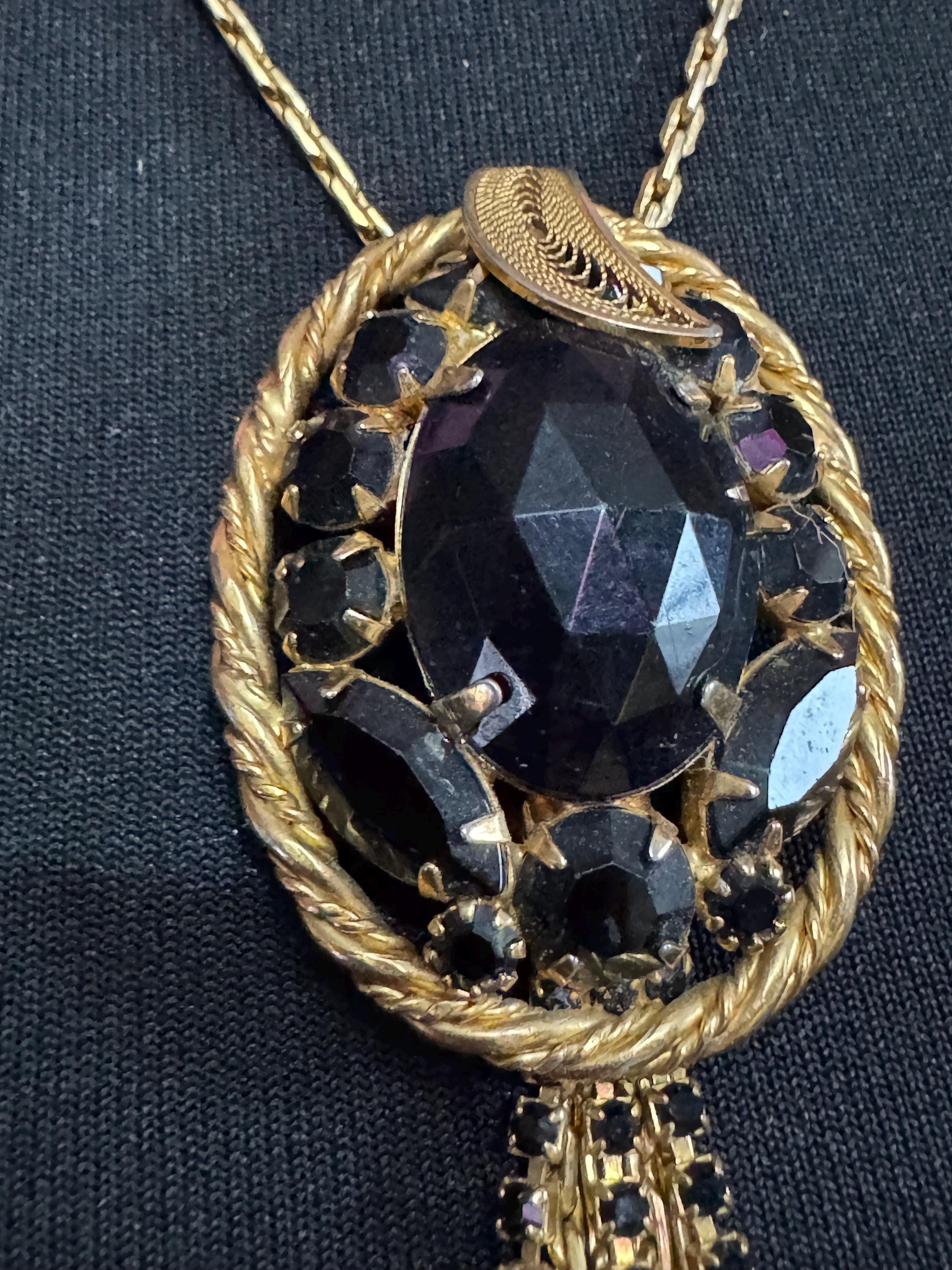Alice caviness black rhinestone pendant necklace, unsigned gold tone serpentine chain