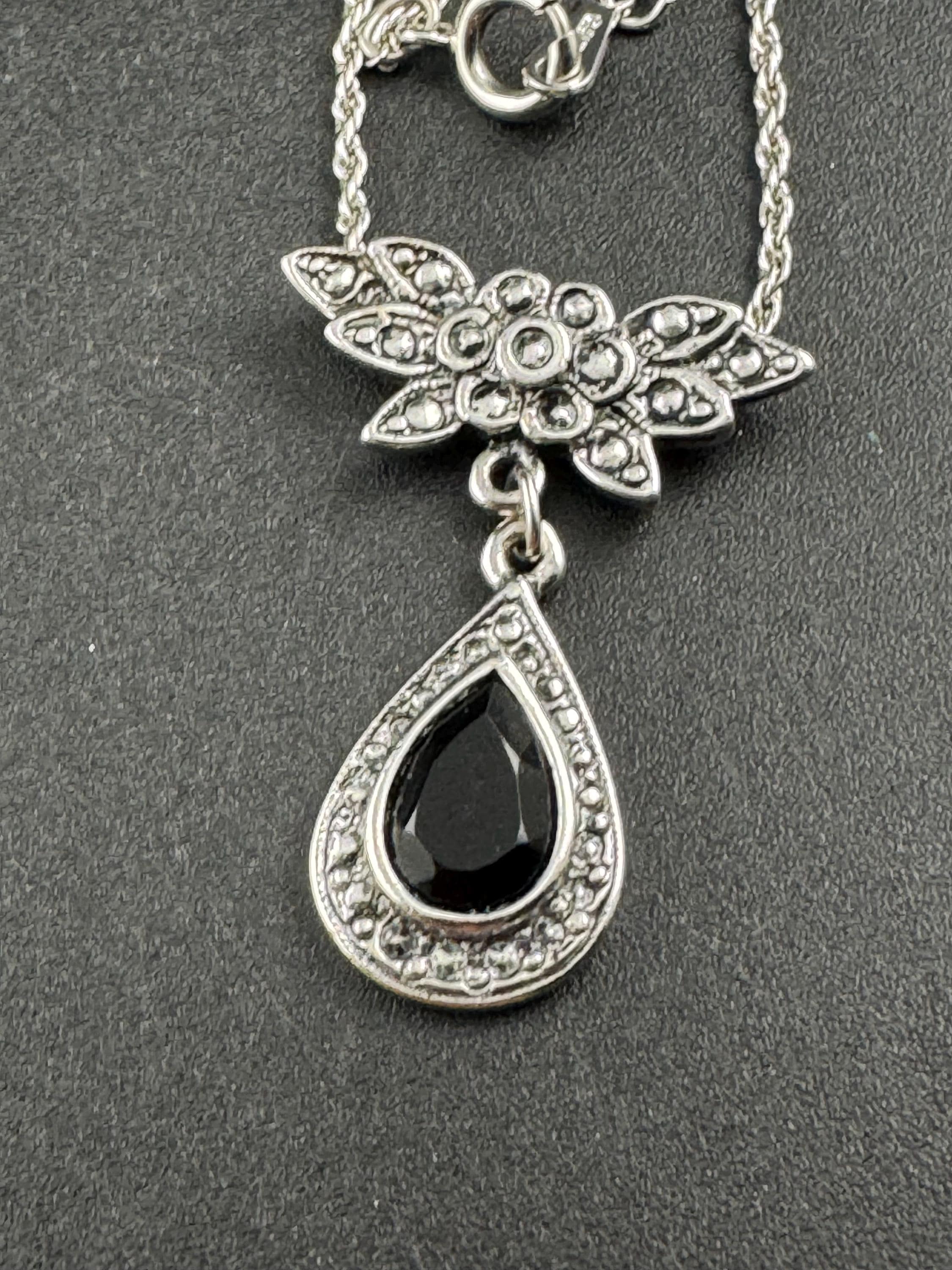Avon vintage black teardrop pendant necklace, silver tone signed