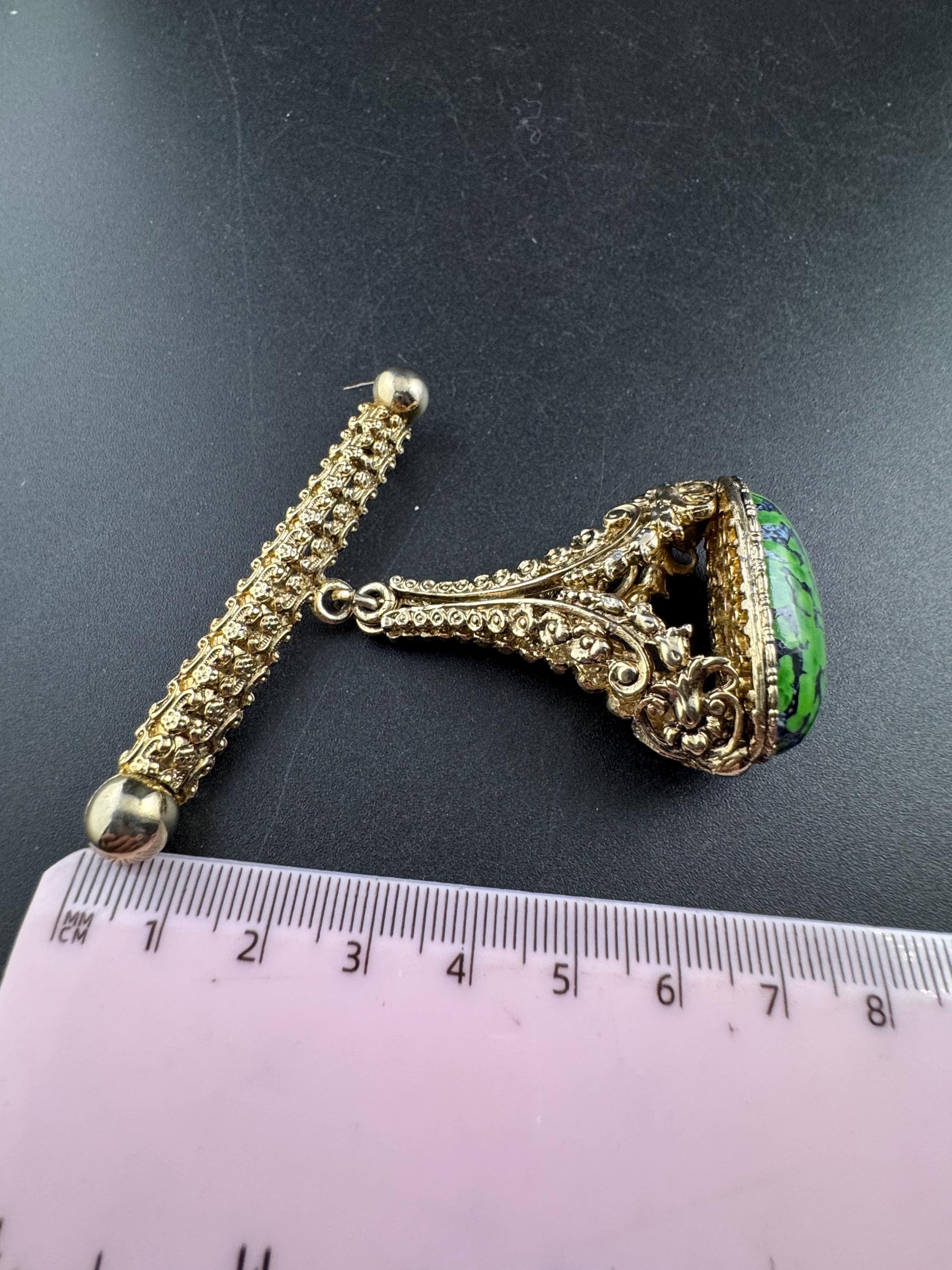 Victoriana style green pendant dropper brooch, cabochon set ornate gold tone