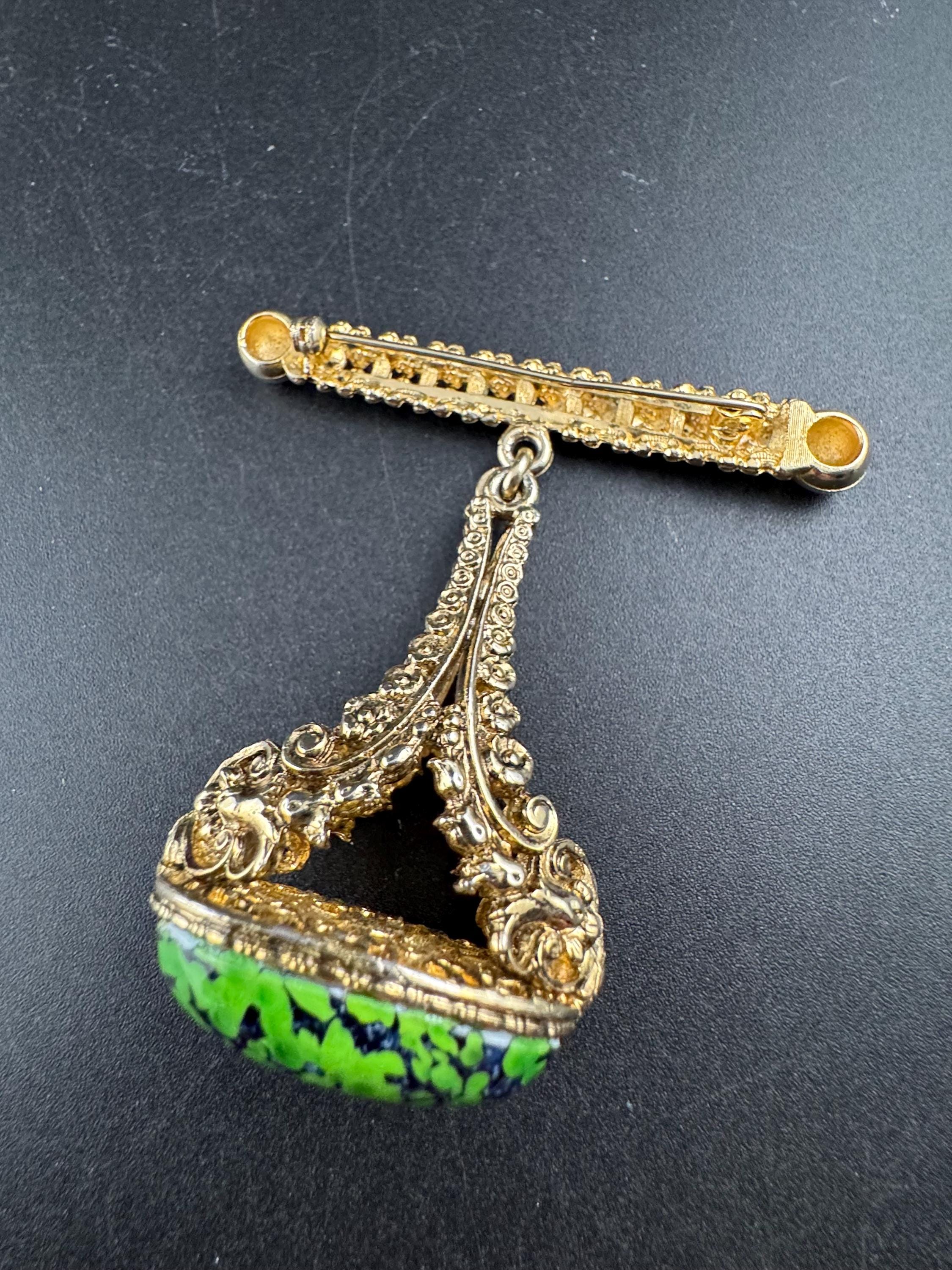 Victoriana style green pendant dropper brooch, cabochon set ornate gold tone