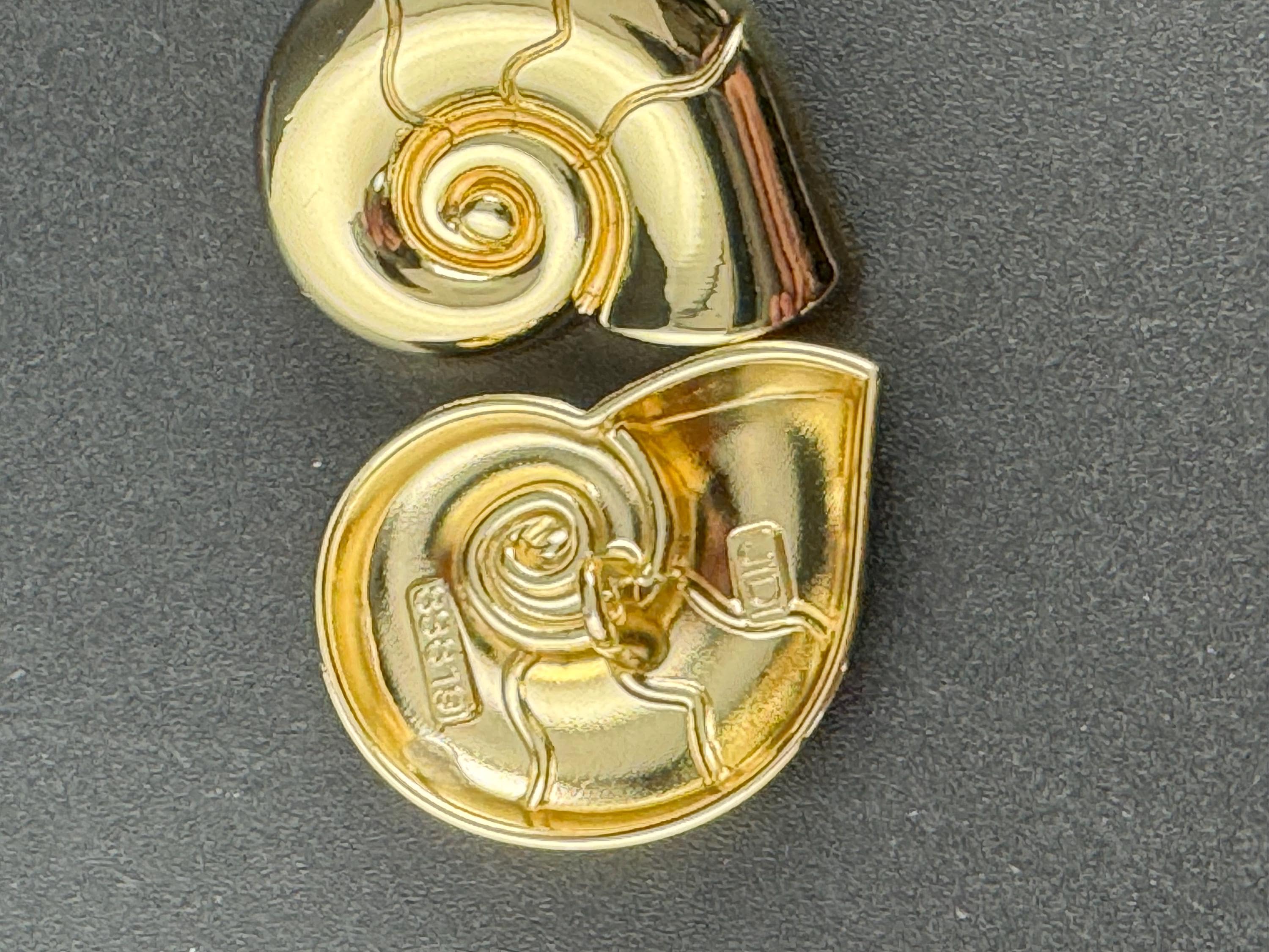 Gold ammonite shell sewing buttons, three sizes 30mm 23mm 20mm