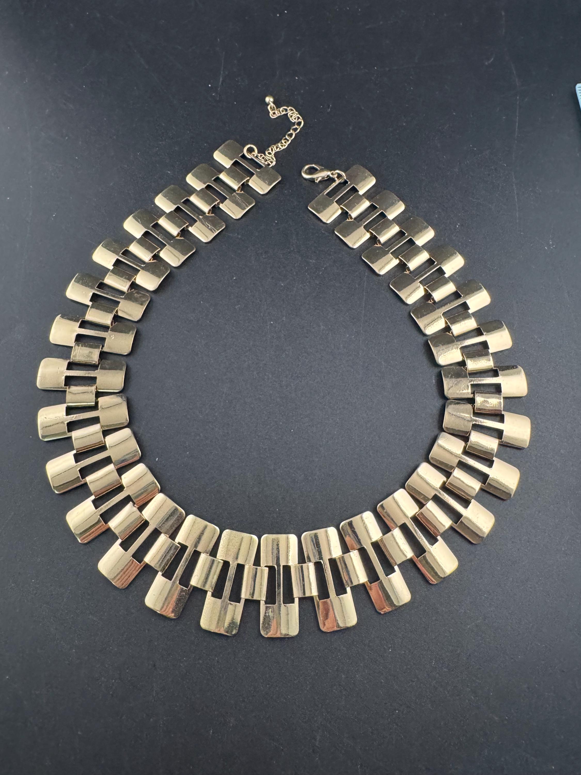 Wide Gold panel Link Choker Necklace - Retro Style