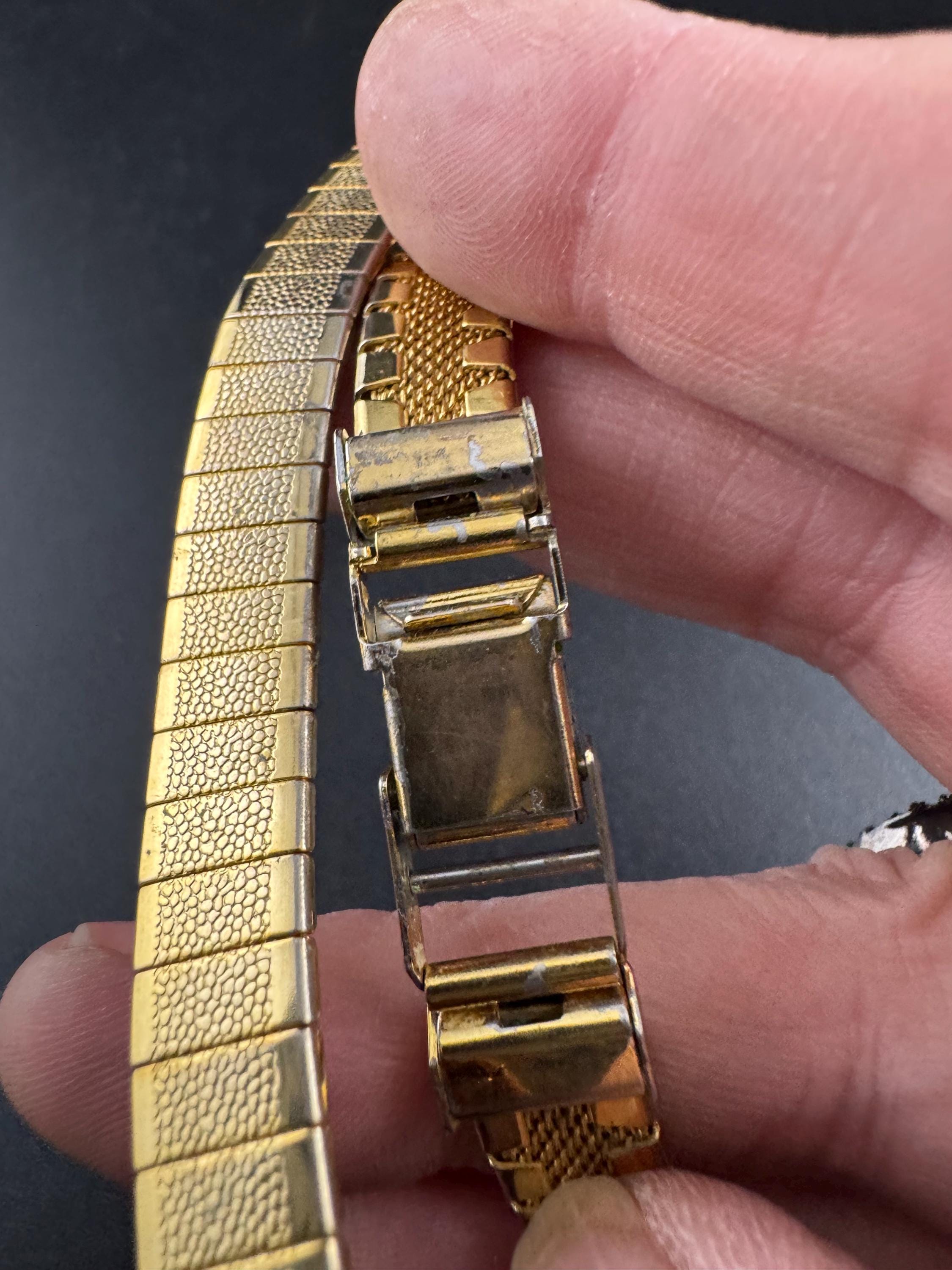 Wide articulated woven gold plated choker necklace, Vintage 70s