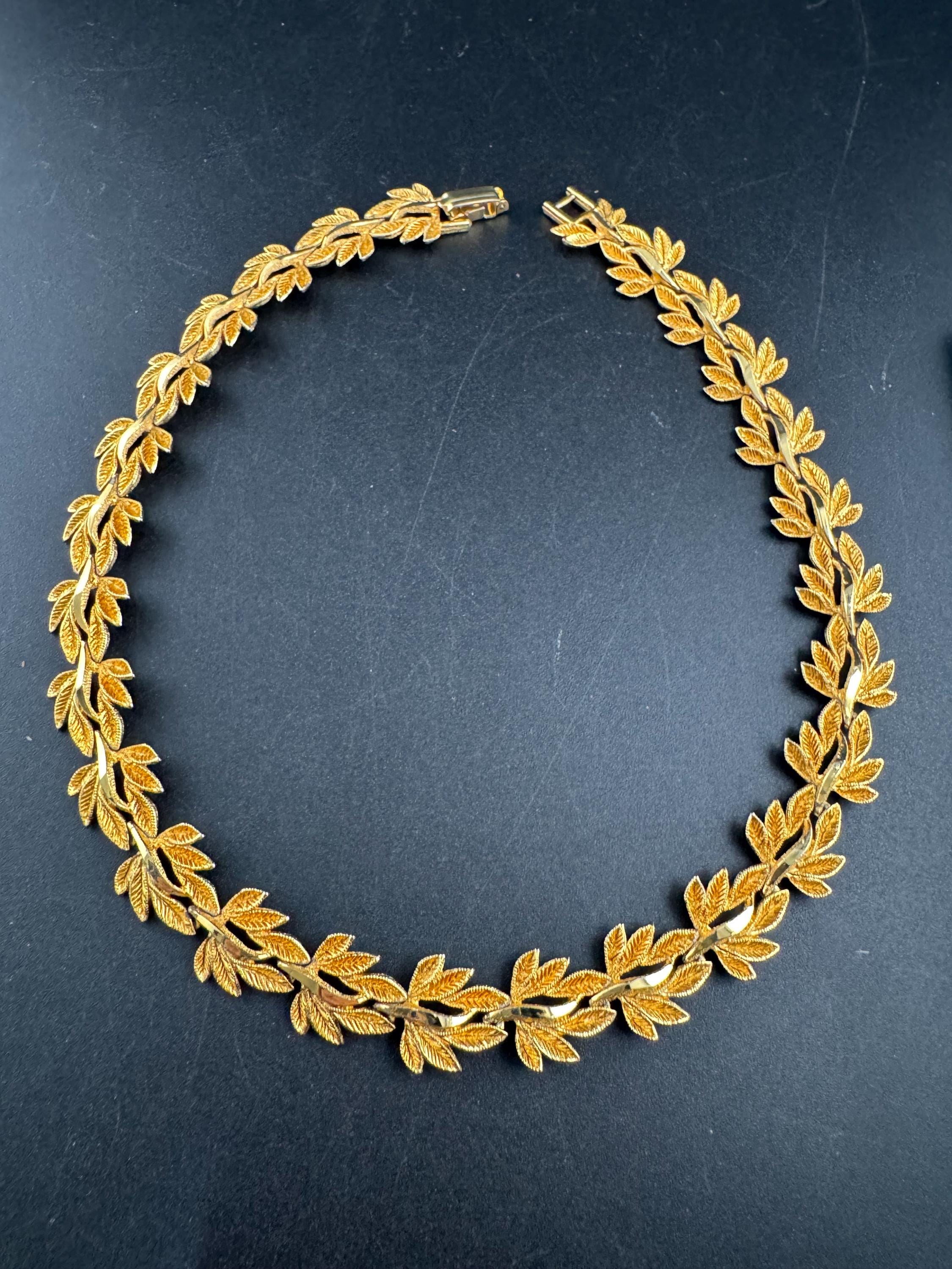 leaf choker necklace, gold tone Vintage 1970s mid century
