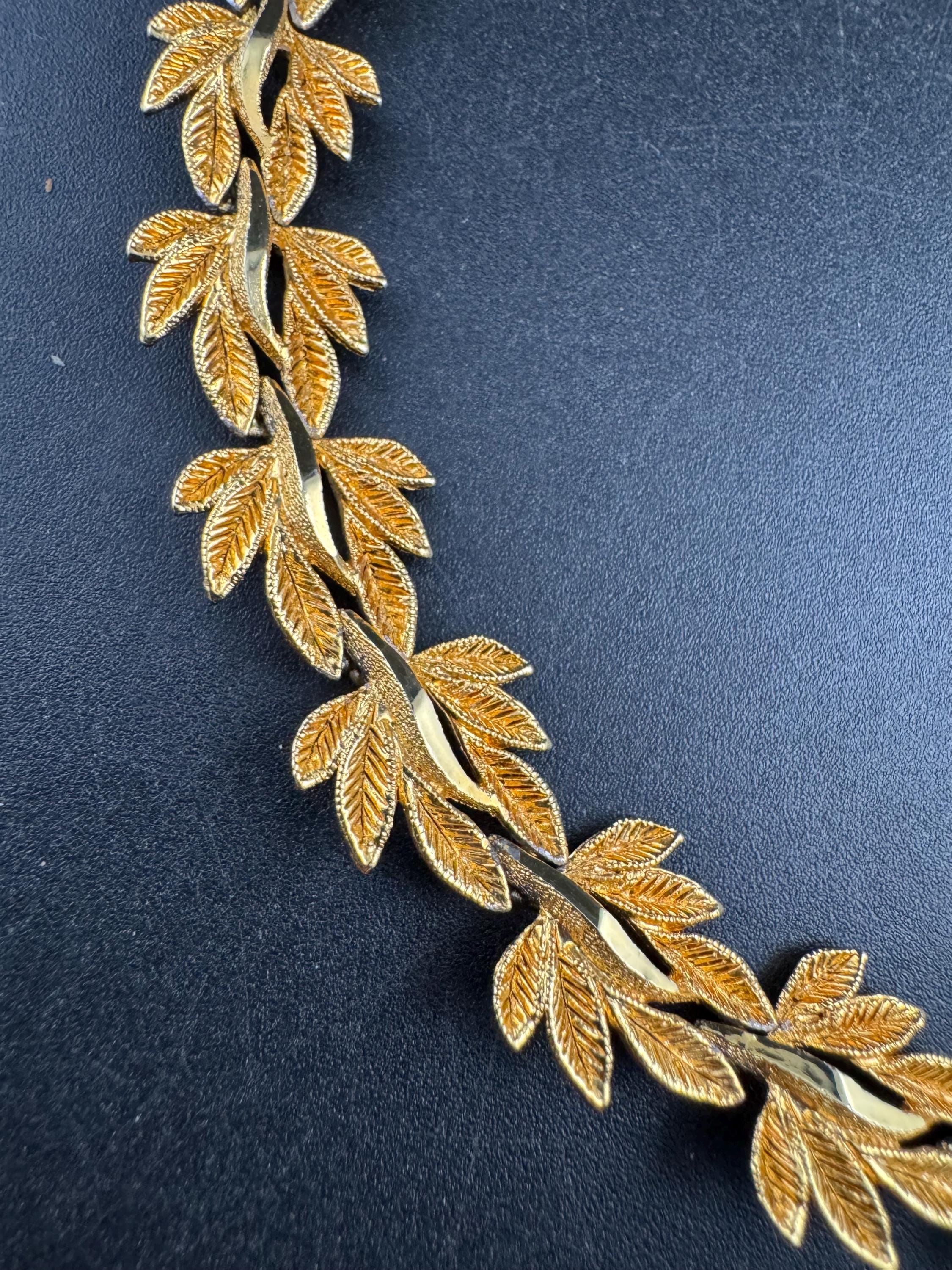 leaf choker necklace, gold tone Vintage 1970s mid century