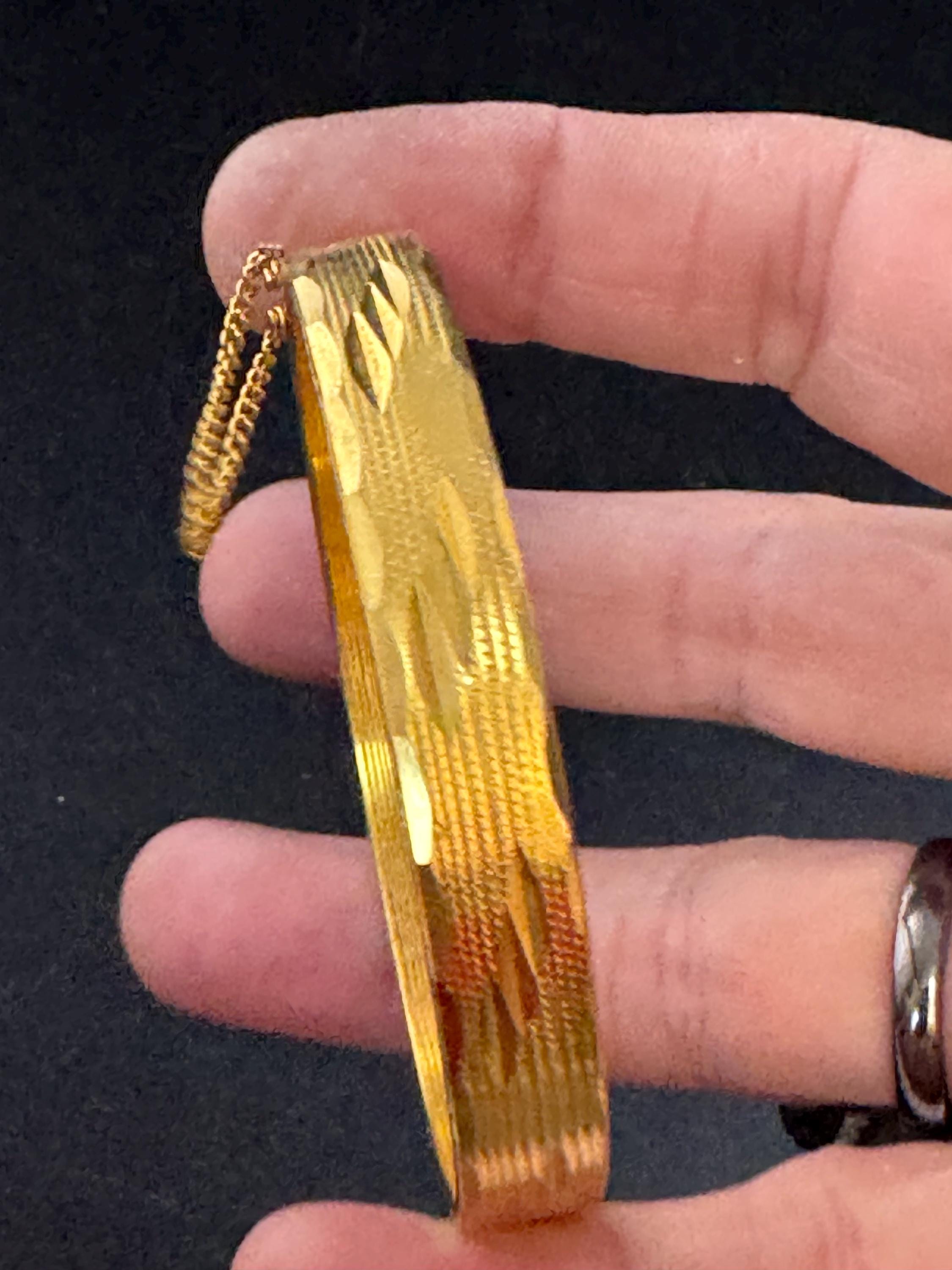 18K RGP 1980s Vintage Stamped Gold plated Hinged etched Bangle