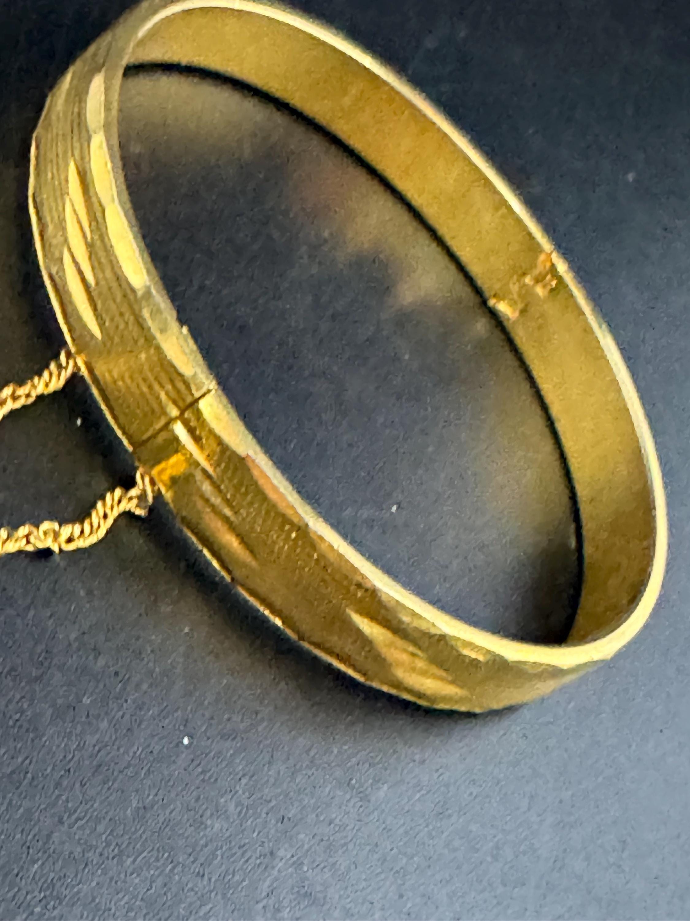 18K RGP 1980s Vintage Stamped Gold plated Hinged etched Bangle