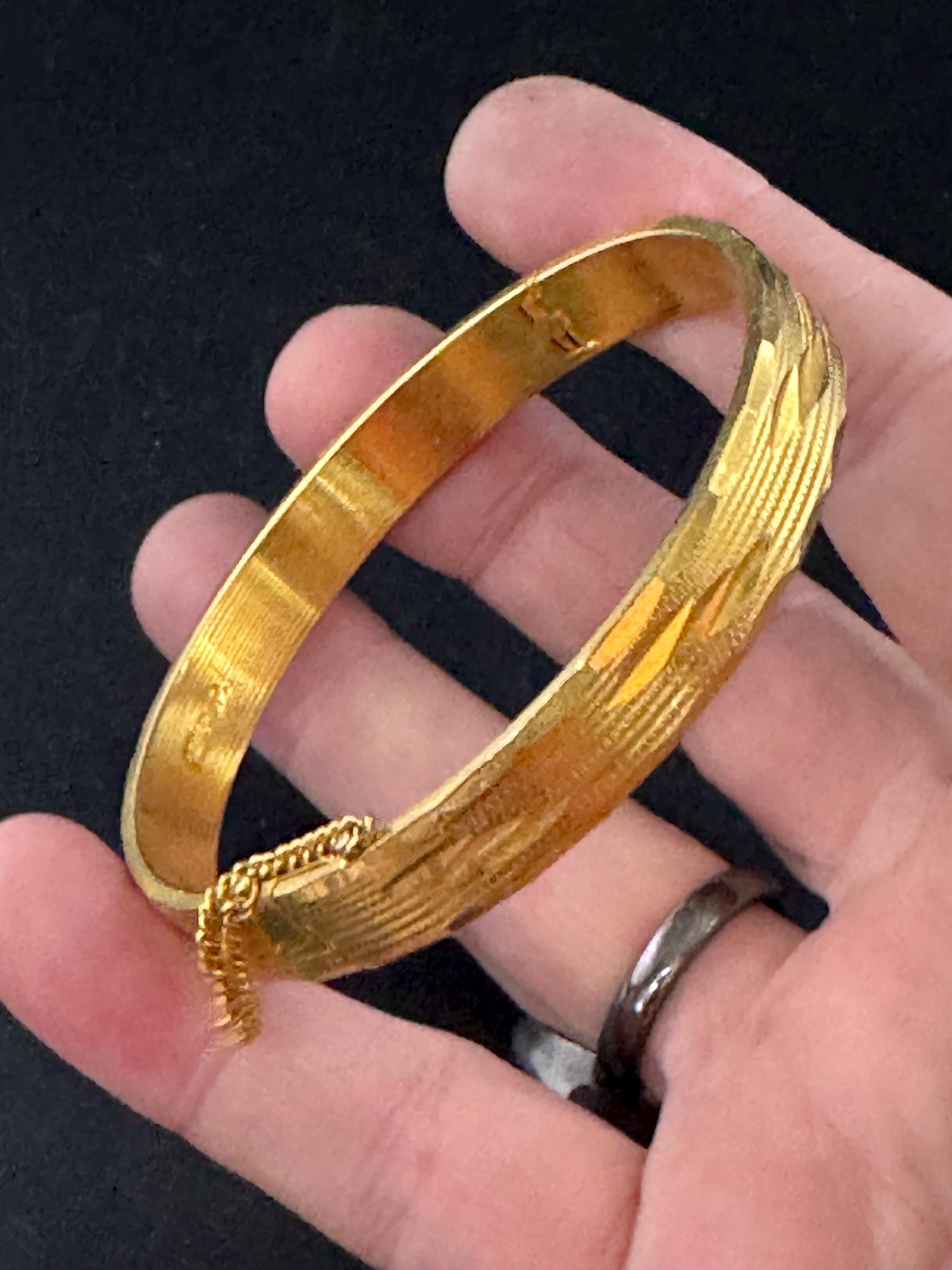 18K RGP 1980s Vintage Stamped Gold plated Hinged etched Bangle