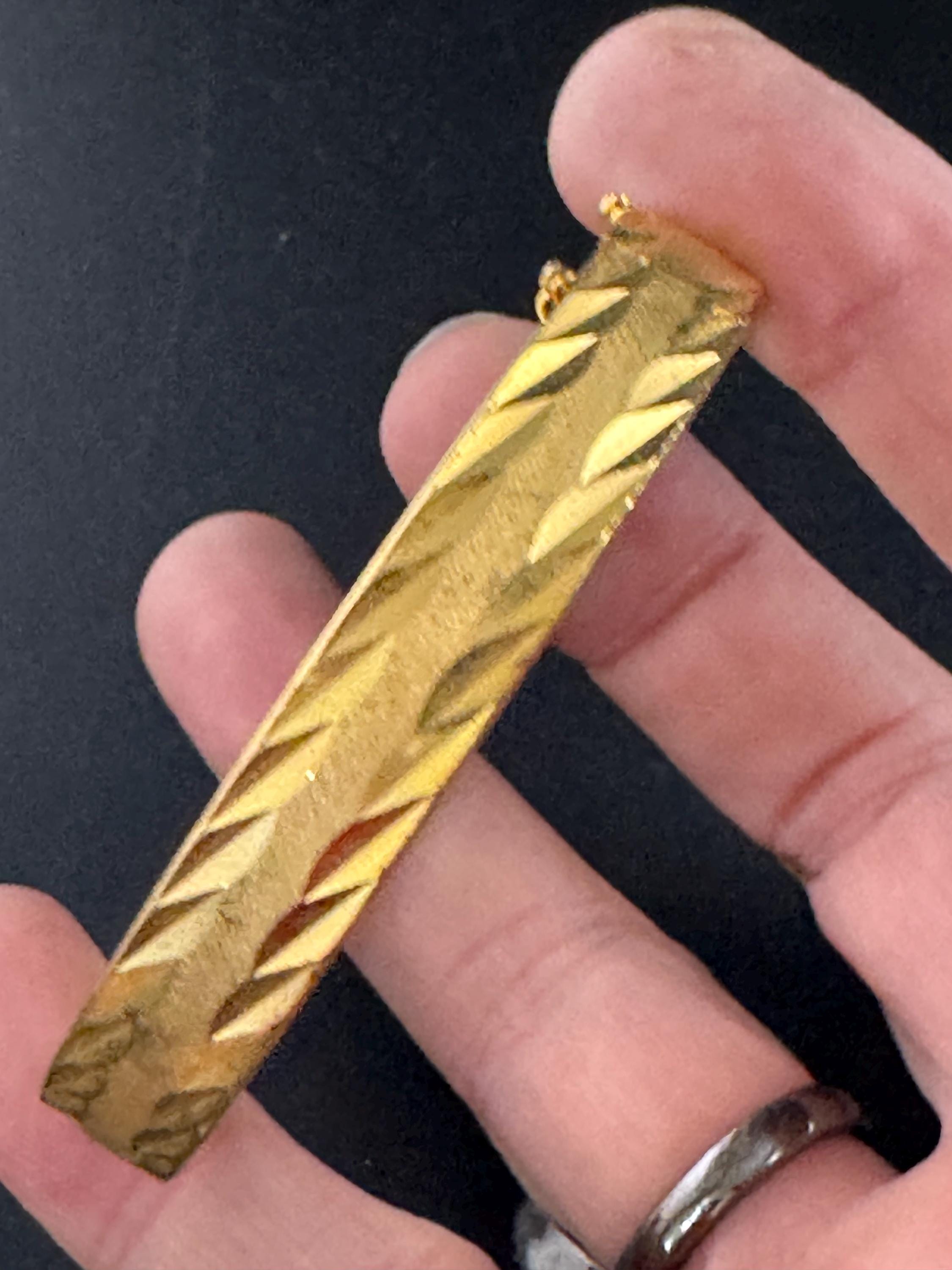 18K RGP Vintage Stamped Gold plated Hinged etched Bangle, 70s