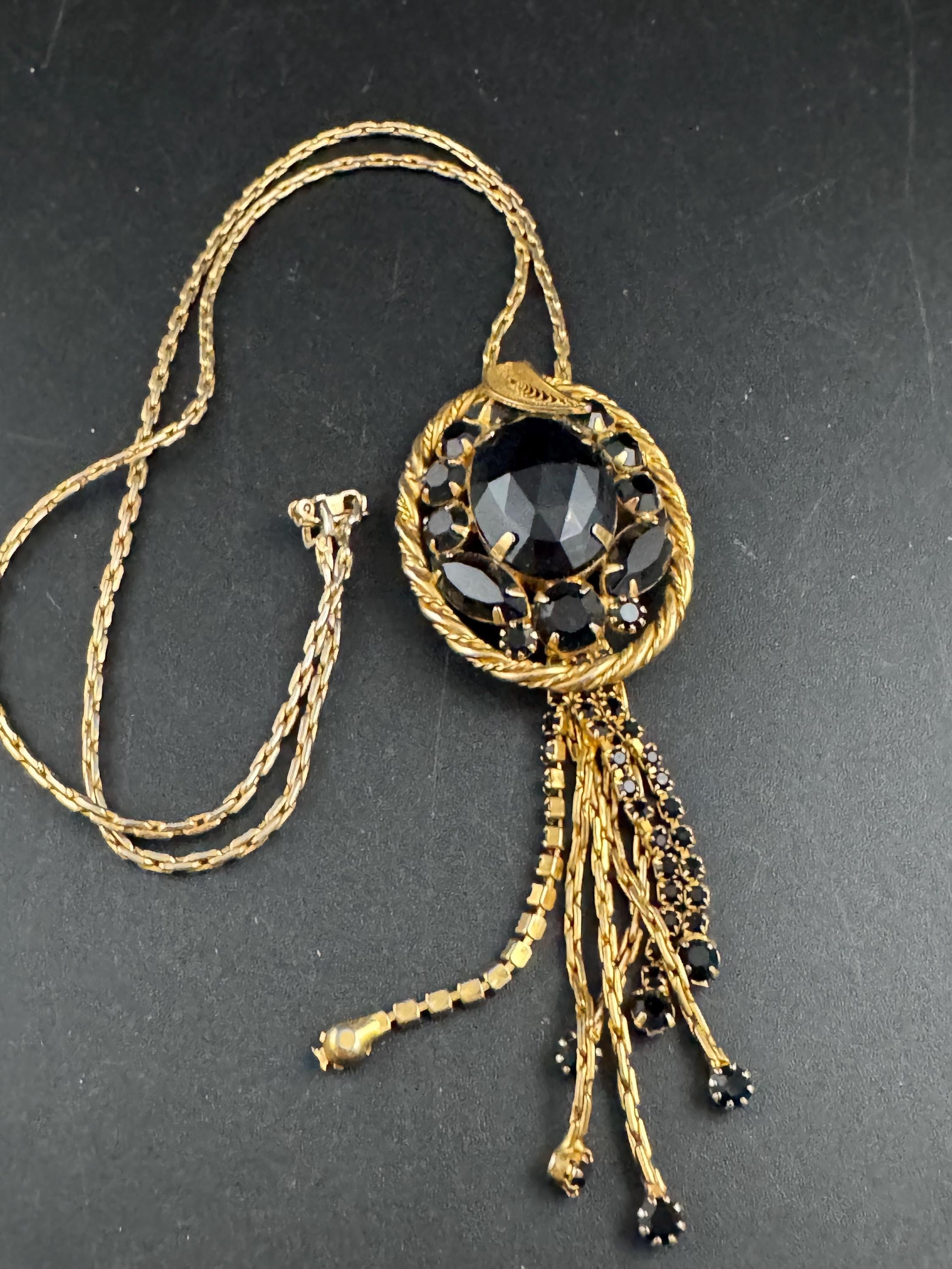 Alice caviness black rhinestone pendant necklace, unsigned gold tone serpentine chain