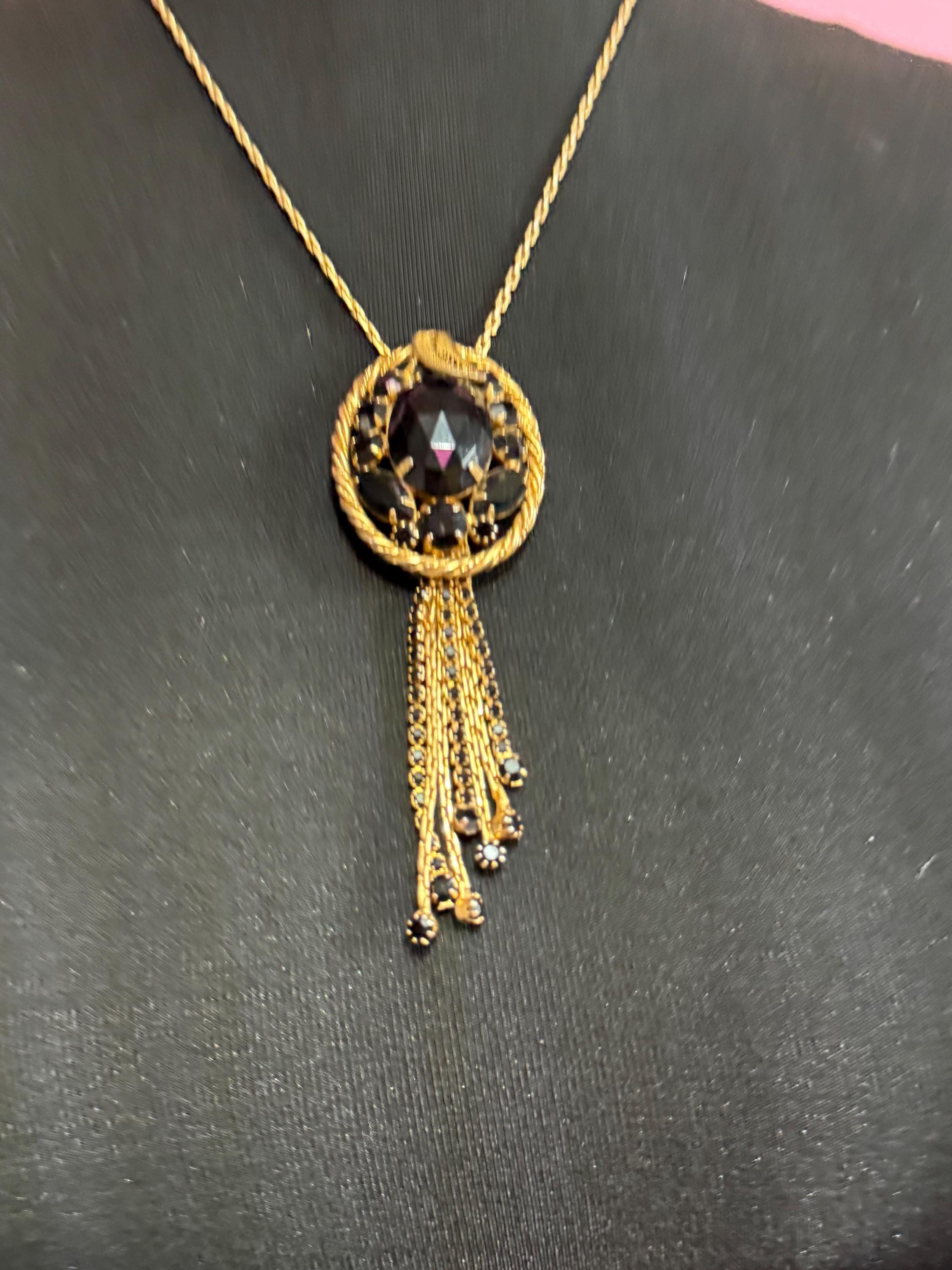 Alice caviness black rhinestone pendant necklace, unsigned gold tone serpentine chain