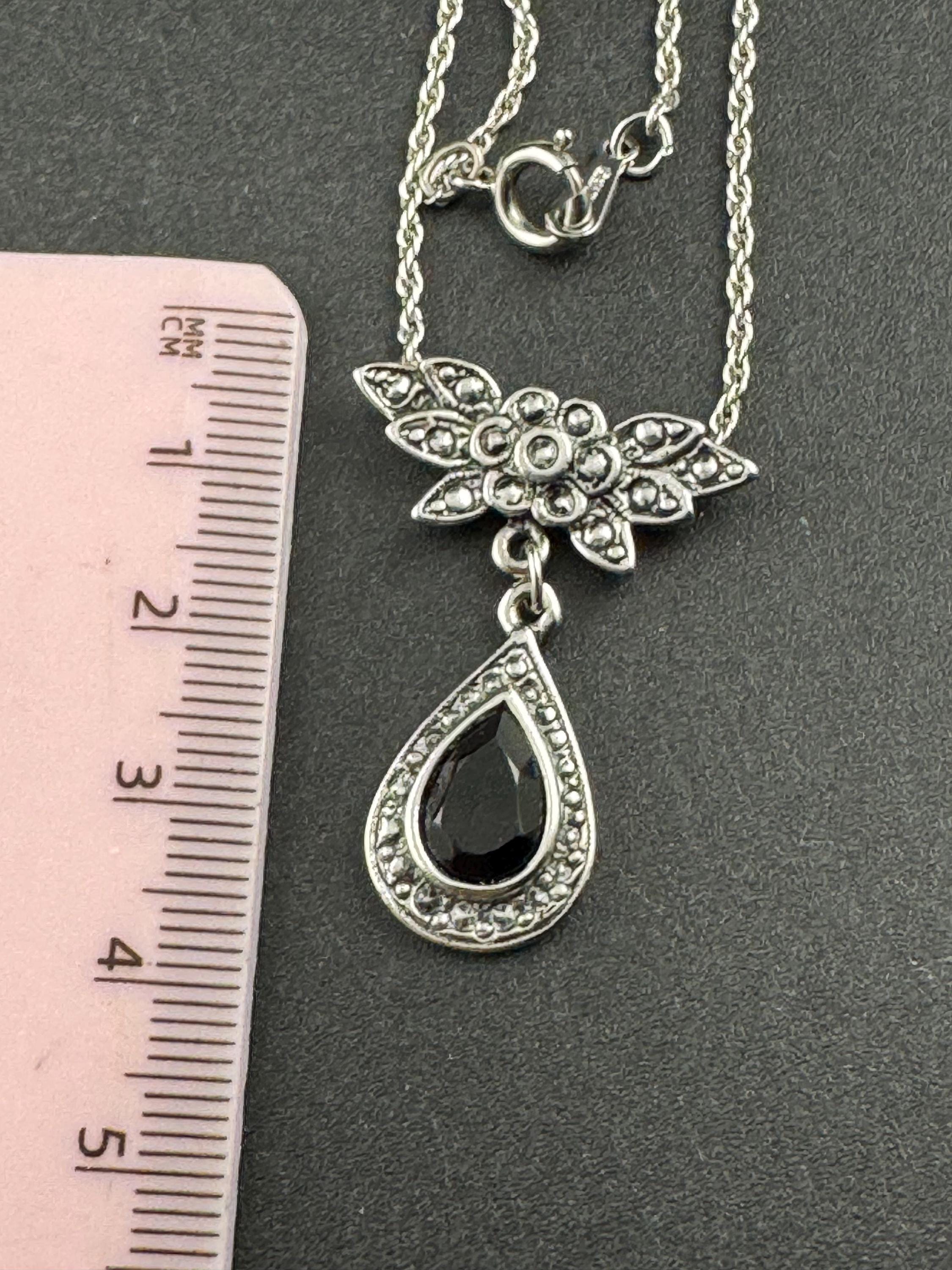 Avon vintage black teardrop pendant necklace, silver tone signed