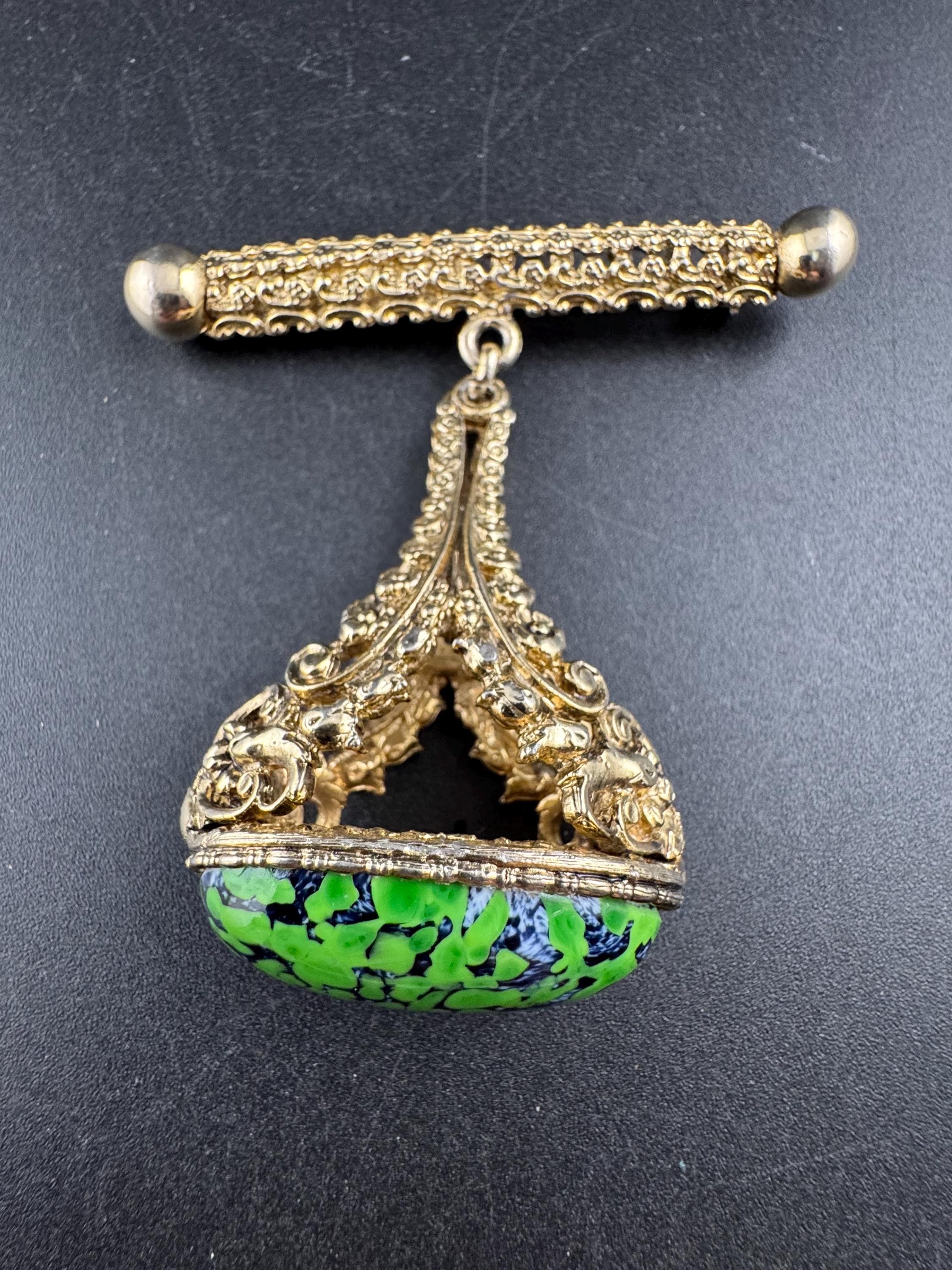 Victoriana style green pendant dropper brooch, cabochon set ornate gold tone