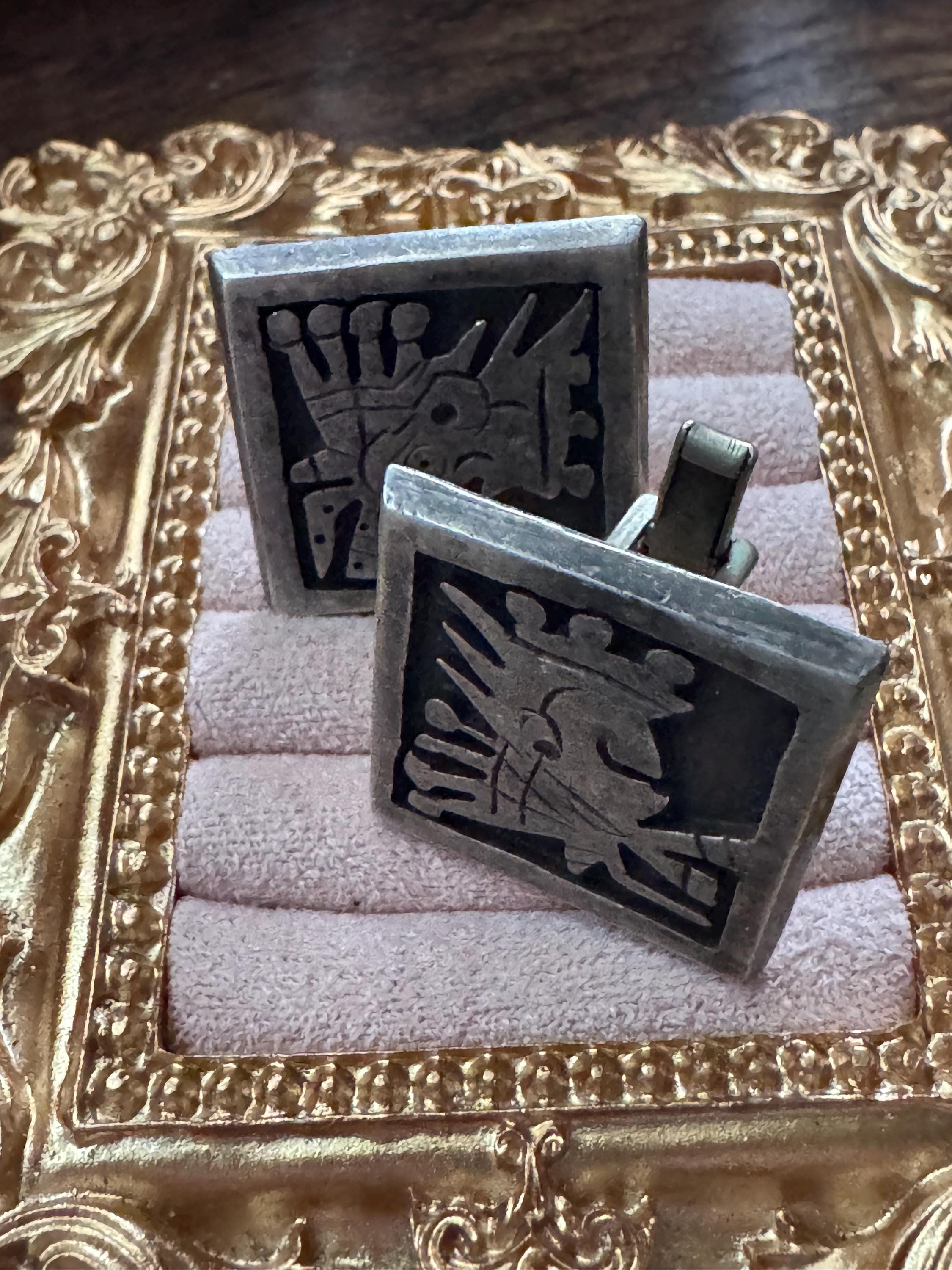 TAXCO mexican silver Aztec cufflinks , solid silver 27 grams 1970s
