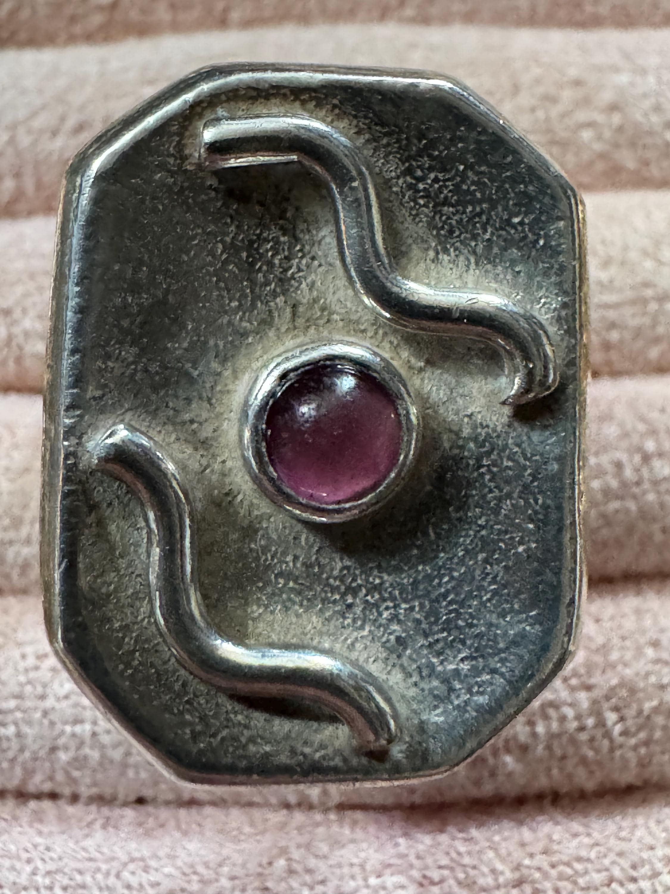 SIZE M.5 925 modernist ring,  signed goksel Sterling Silver set with amethyst glass