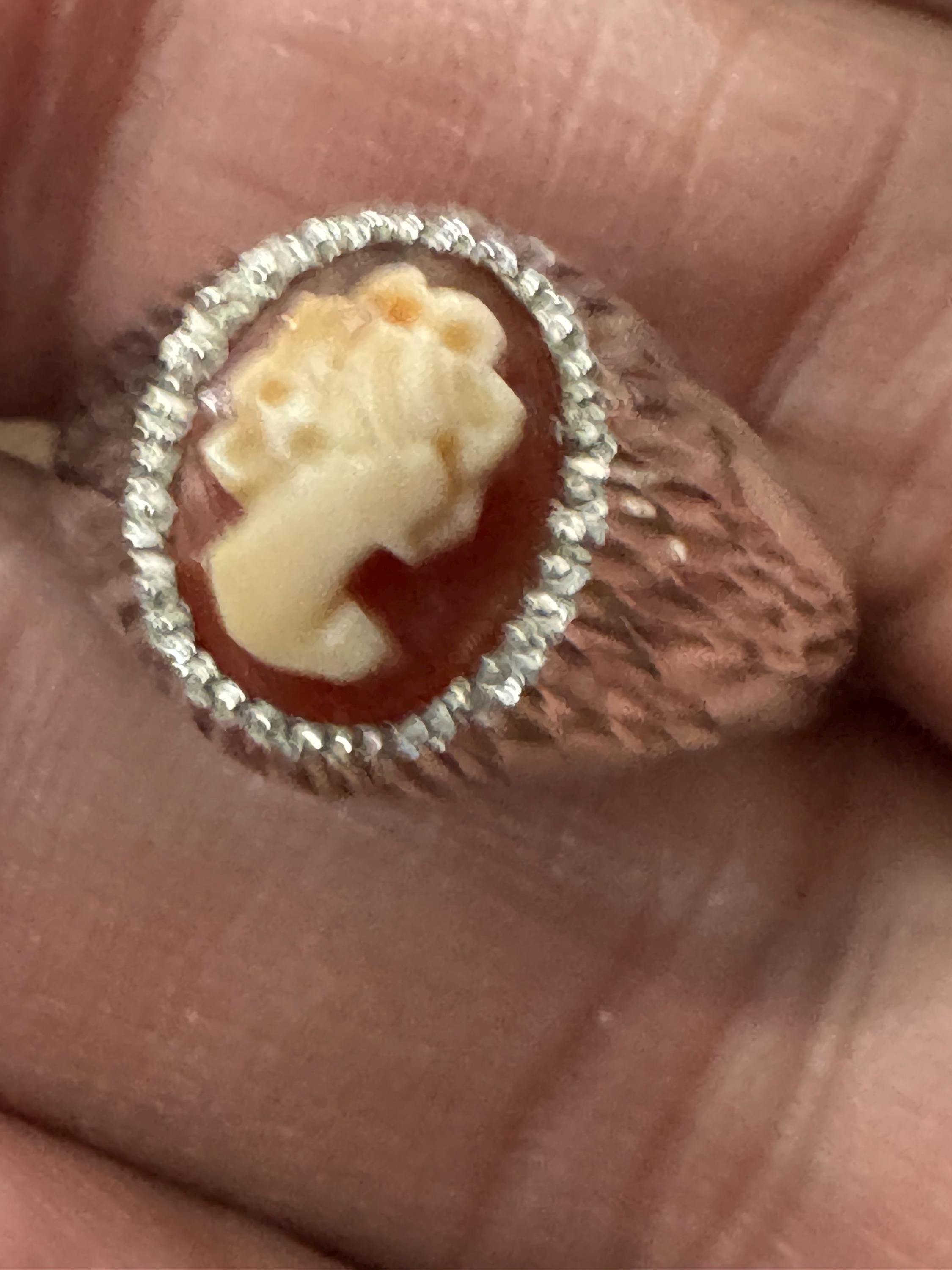 1970s brutalist ladies cameo ring, size O 925 sterling silver 1978