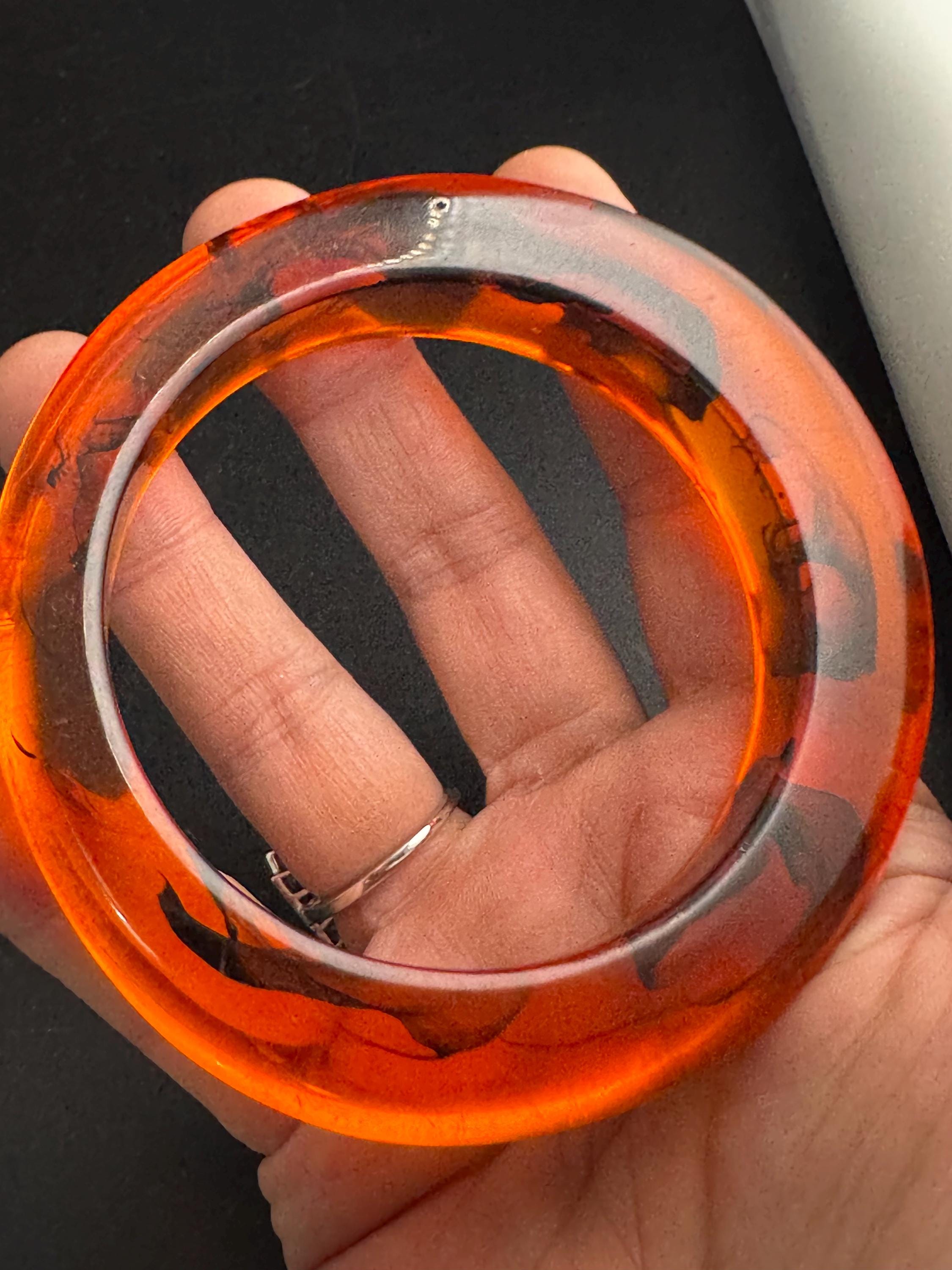 Chunky tortoiseshell brown plastic  bangle, vintage bracelet ideal for stacking layering