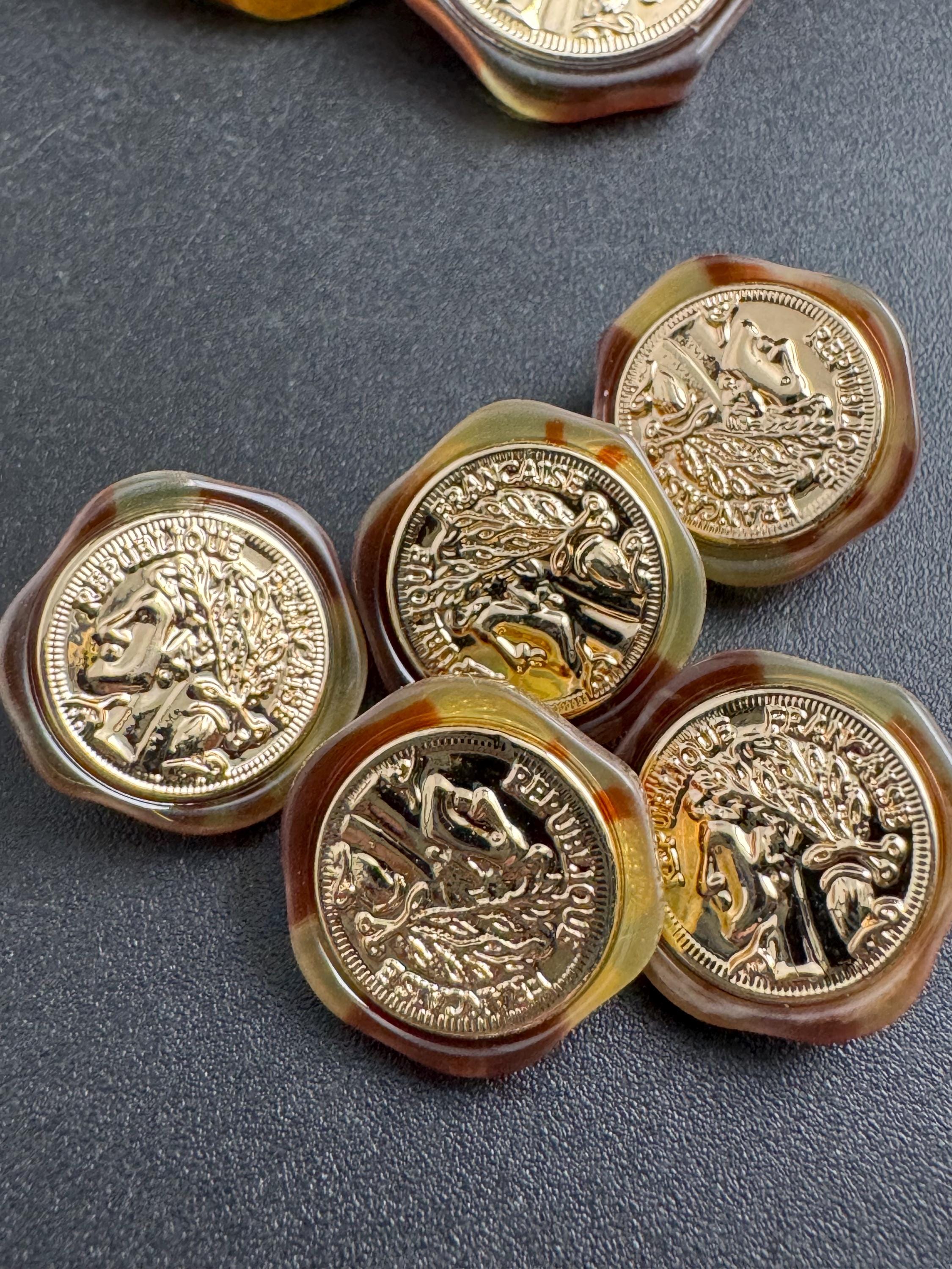 Gold coin buttons tortoiseshell light brown acrylic surround, choose size 25mm or 18mm ( 5pcs)