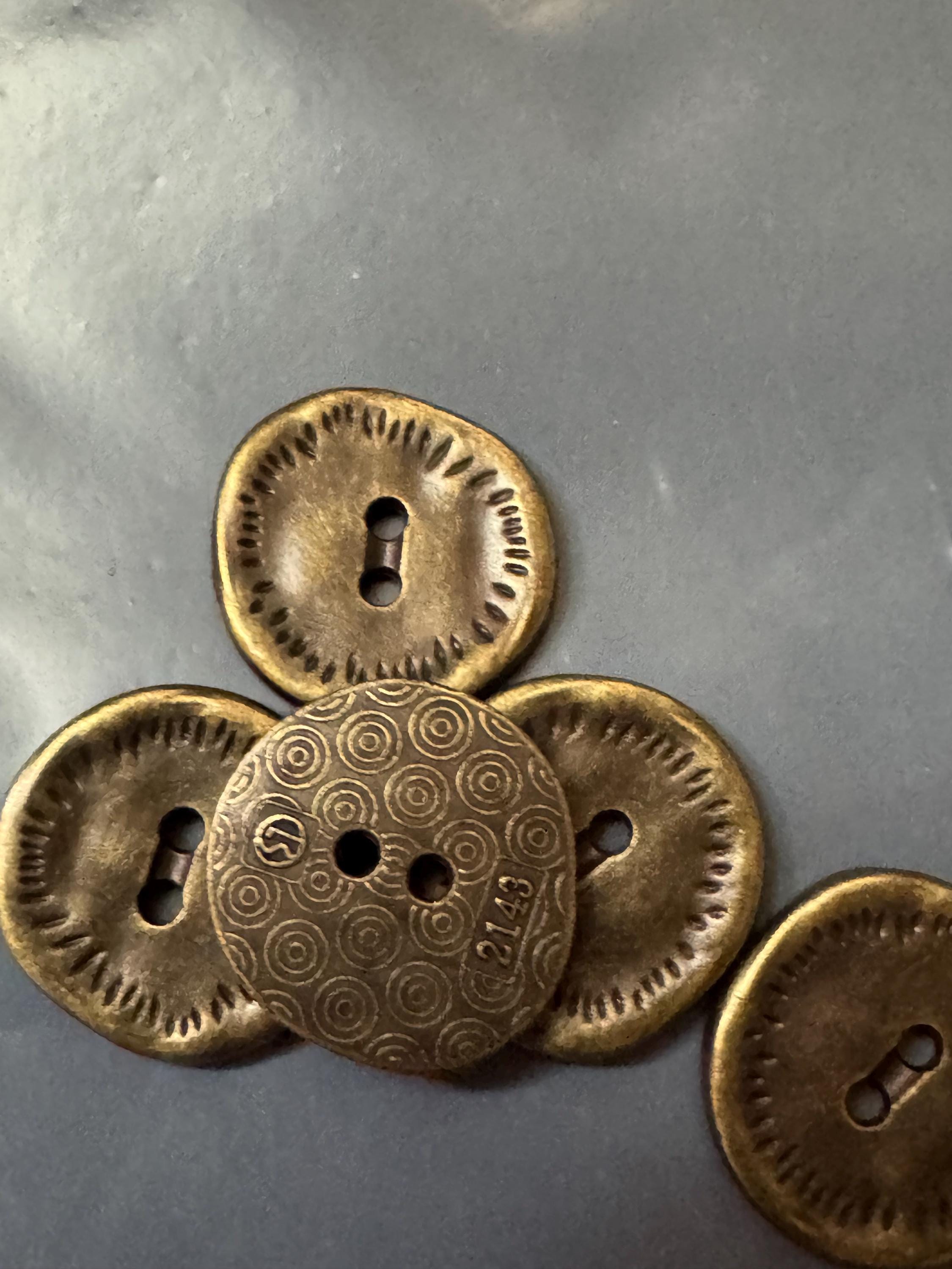 18mm bronze buttons (5pc) , weighty dark gold metal buttons 2 hole, sewing
