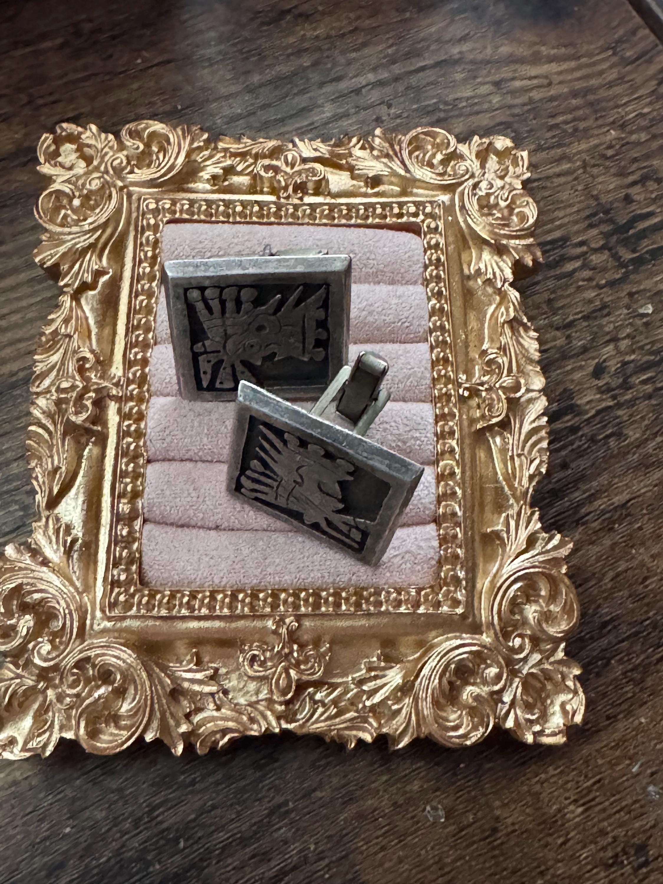 TAXCO mexican silver Aztec cufflinks , solid silver 27 grams 1970s