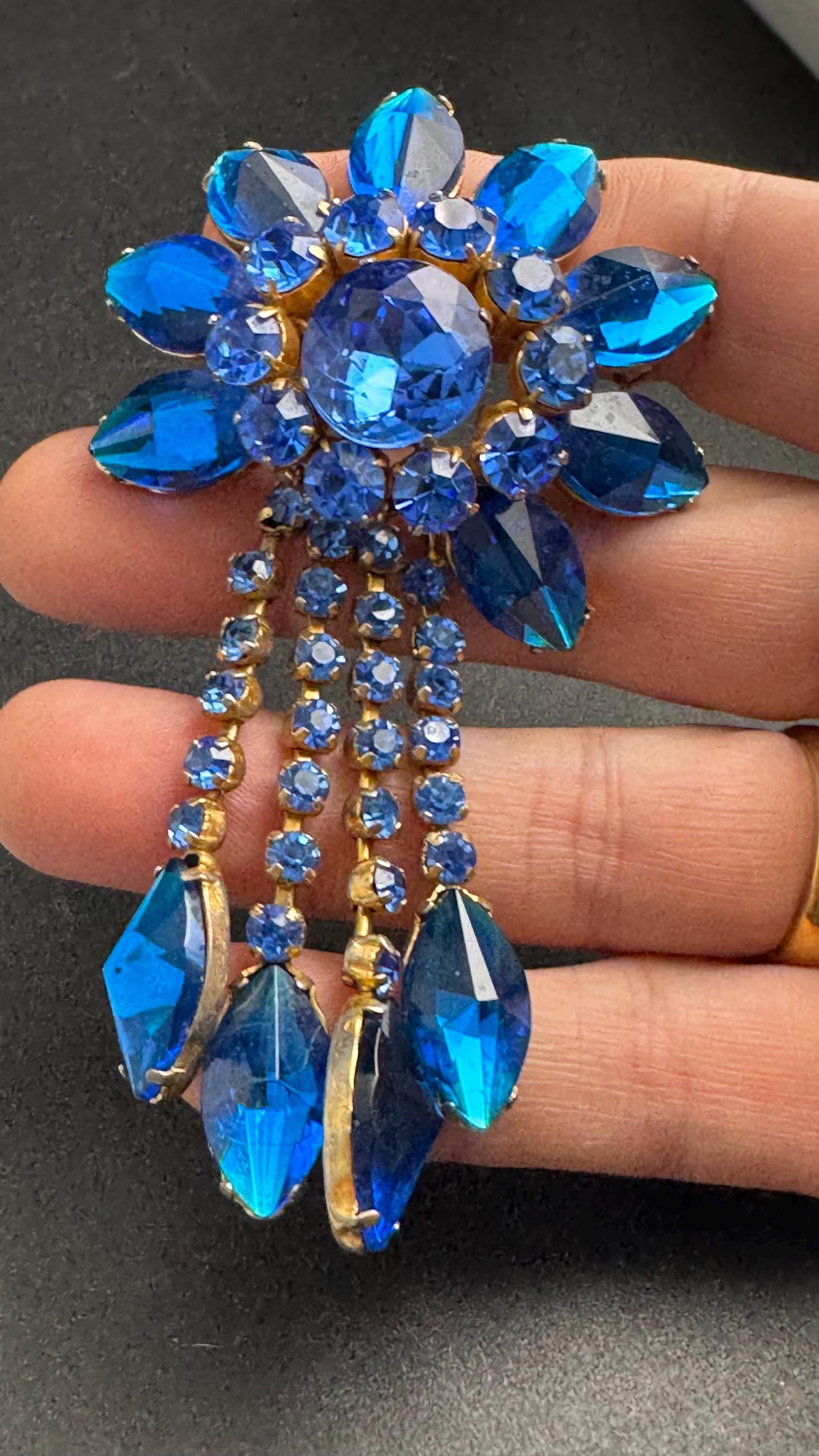 cobalt blue Sapphire diamanté Brooch, gold tone vintage