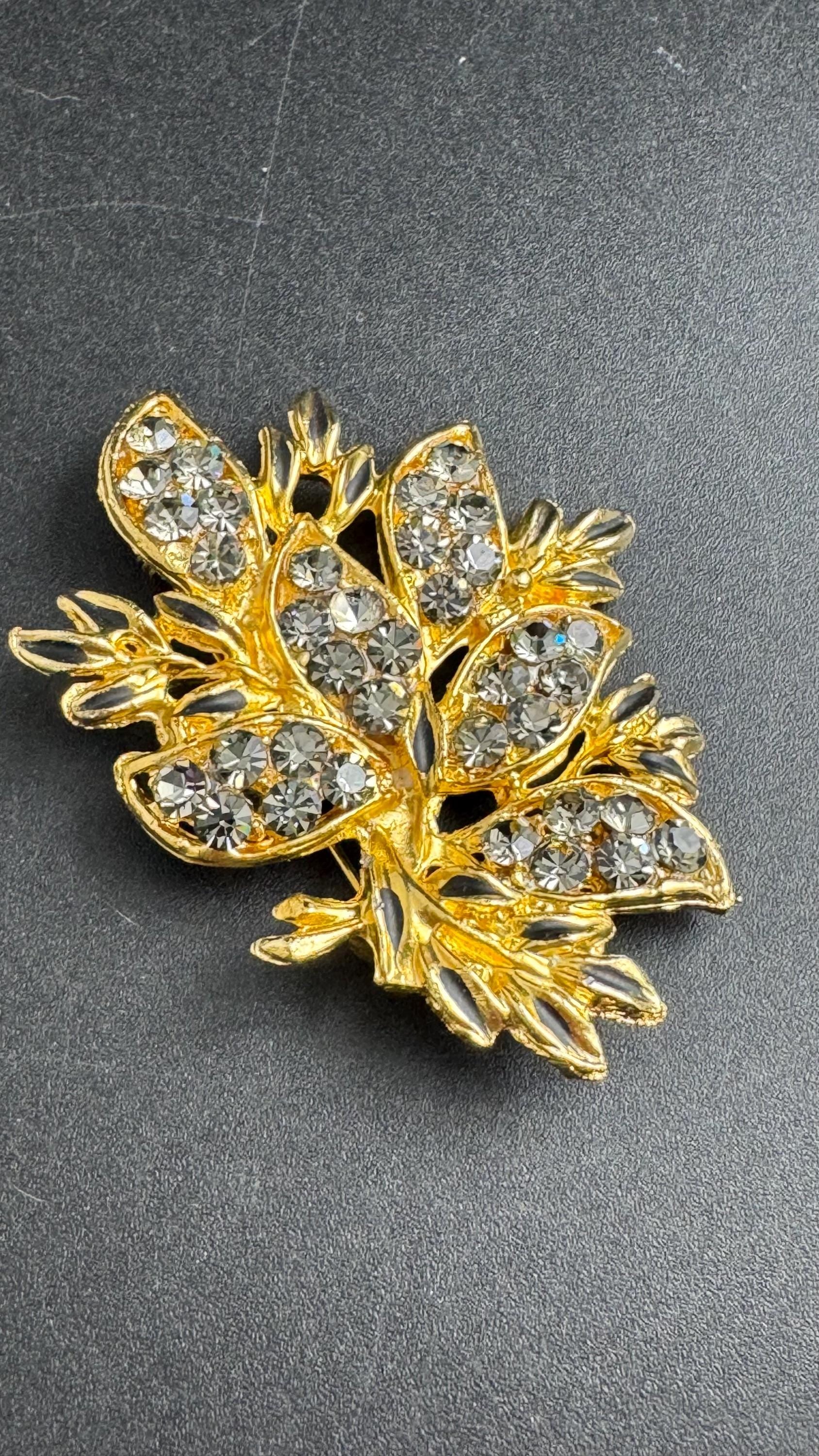 Large grey rhinestone floral brooch, vintage floral design