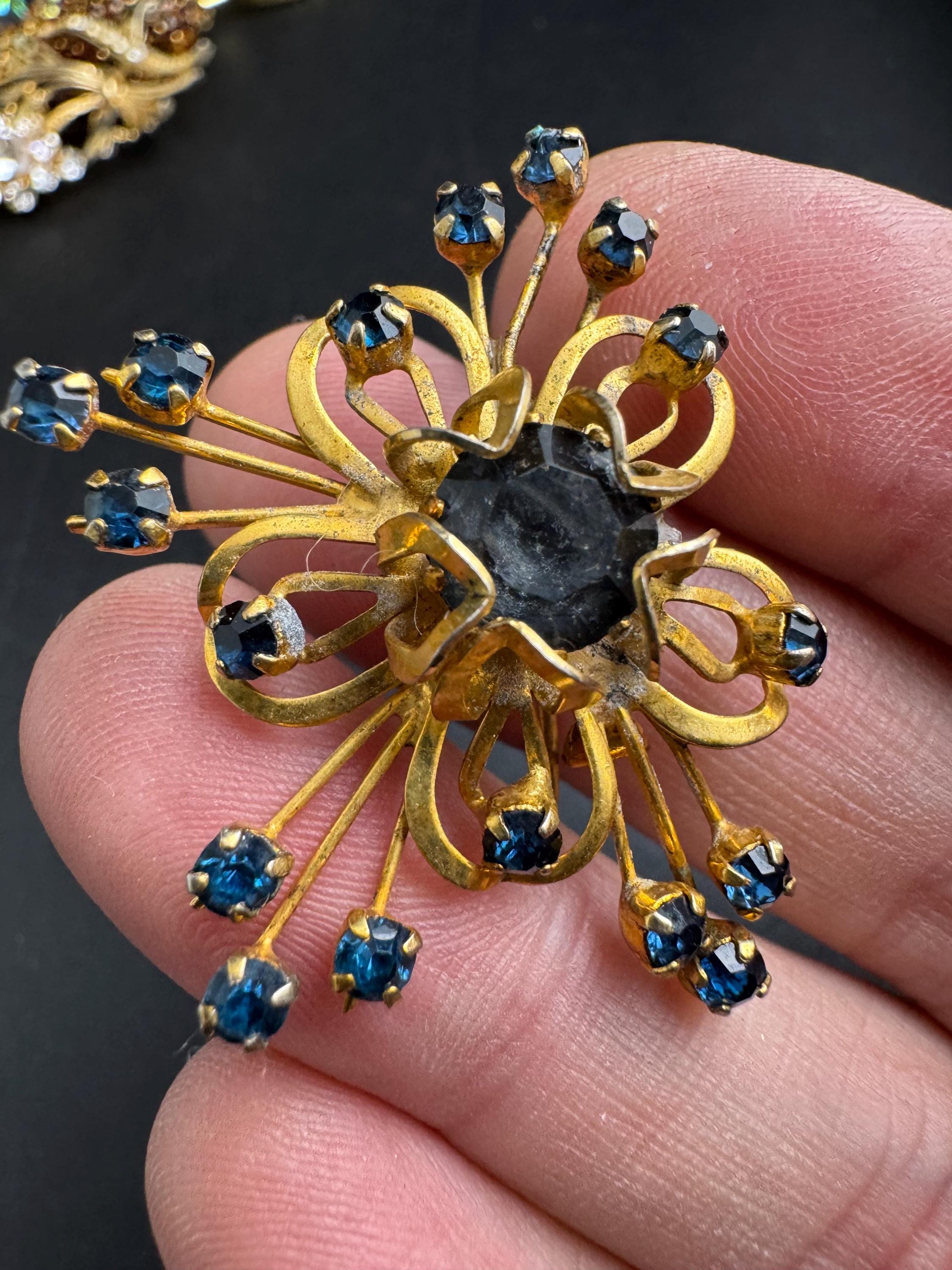 Dark blue rhinestone brooch, gold plated vintage sapphire crystals