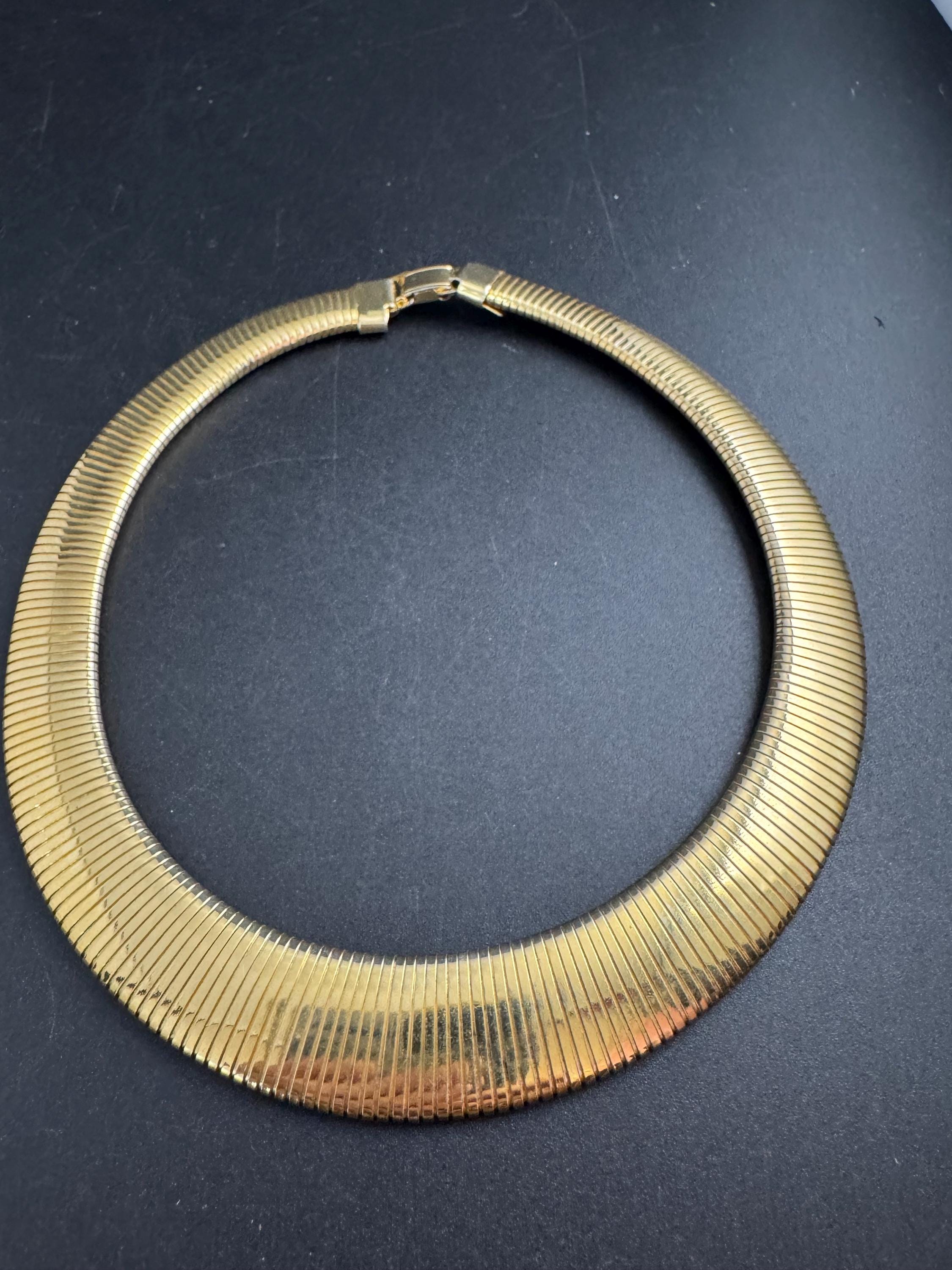 Wide gold omega choker necklace, statement piece 80s vintage