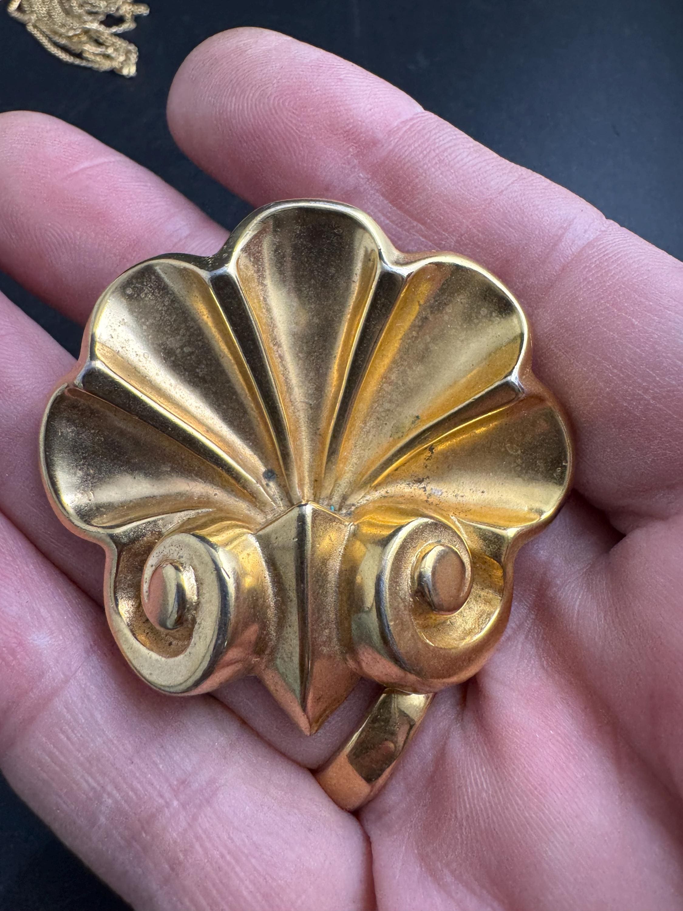 MMA gold seashell brooch pendant , metropolitan museum of art signed and vintage pin