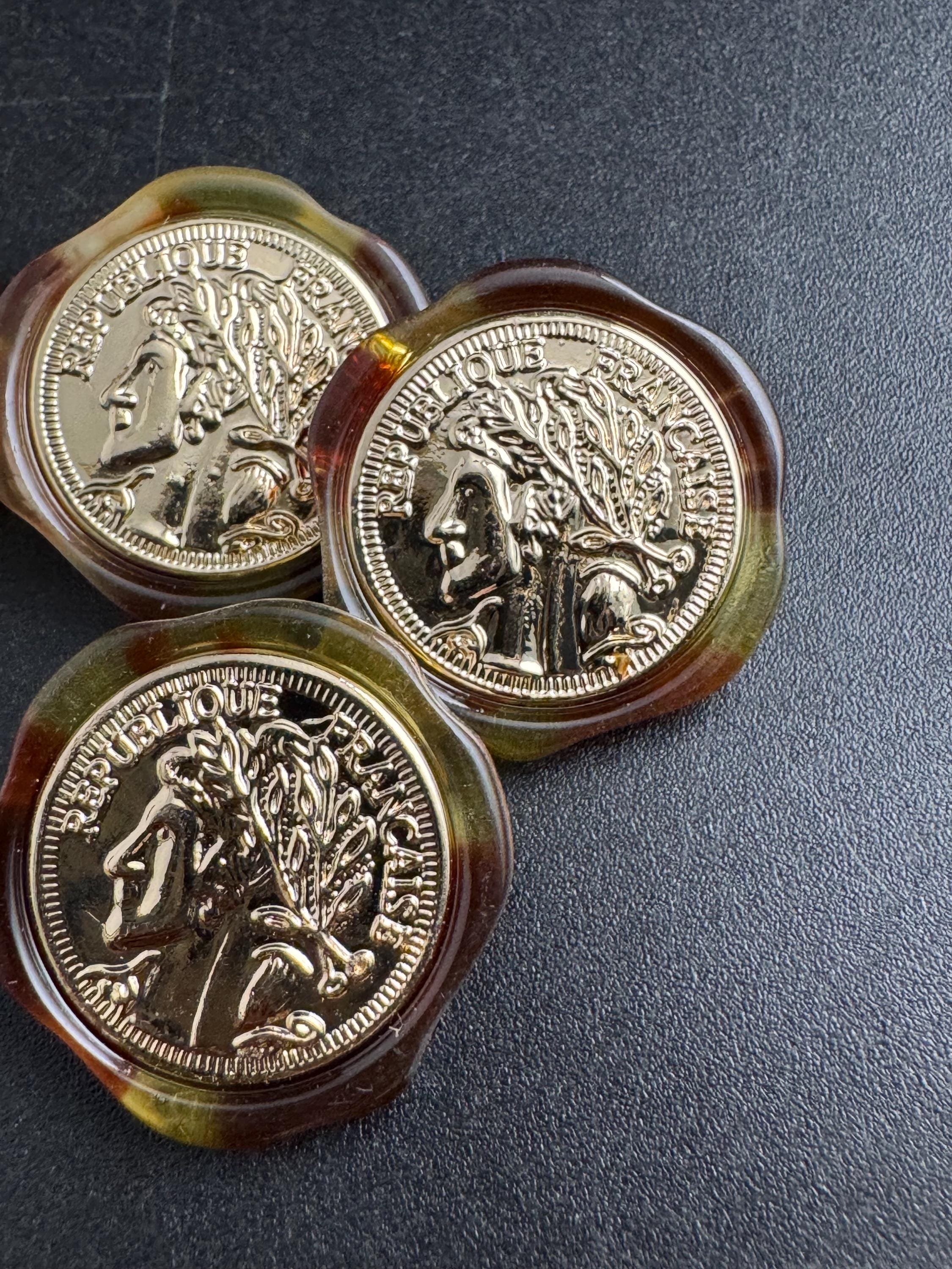 Gold coin buttons tortoiseshell light brown acrylic surround, choose size 25mm or 18mm ( 5pcs)