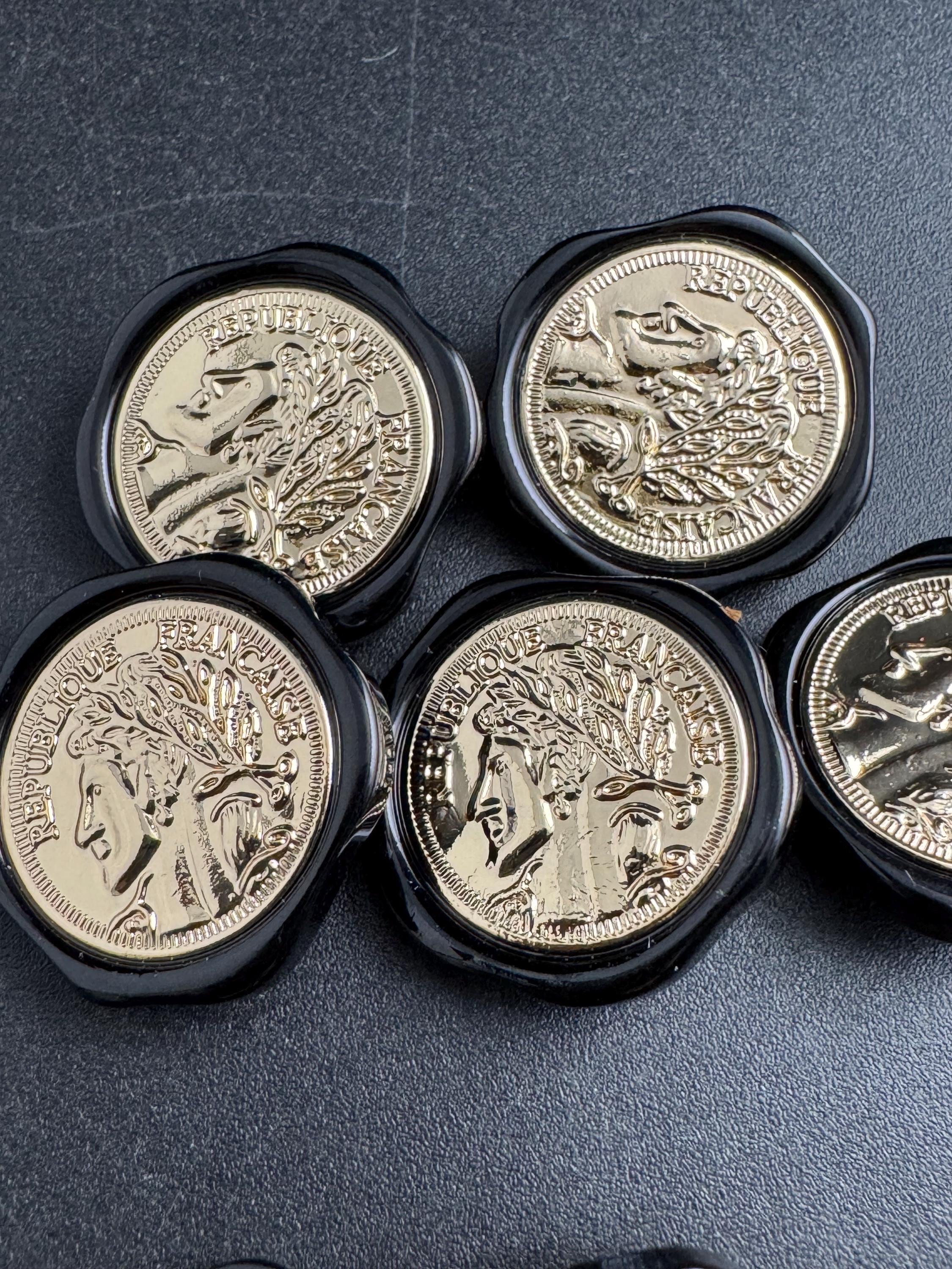 Gold coin buttons tortoiseshell black acrylic surround, choose size 25mm or 18mm ( 5pcs)