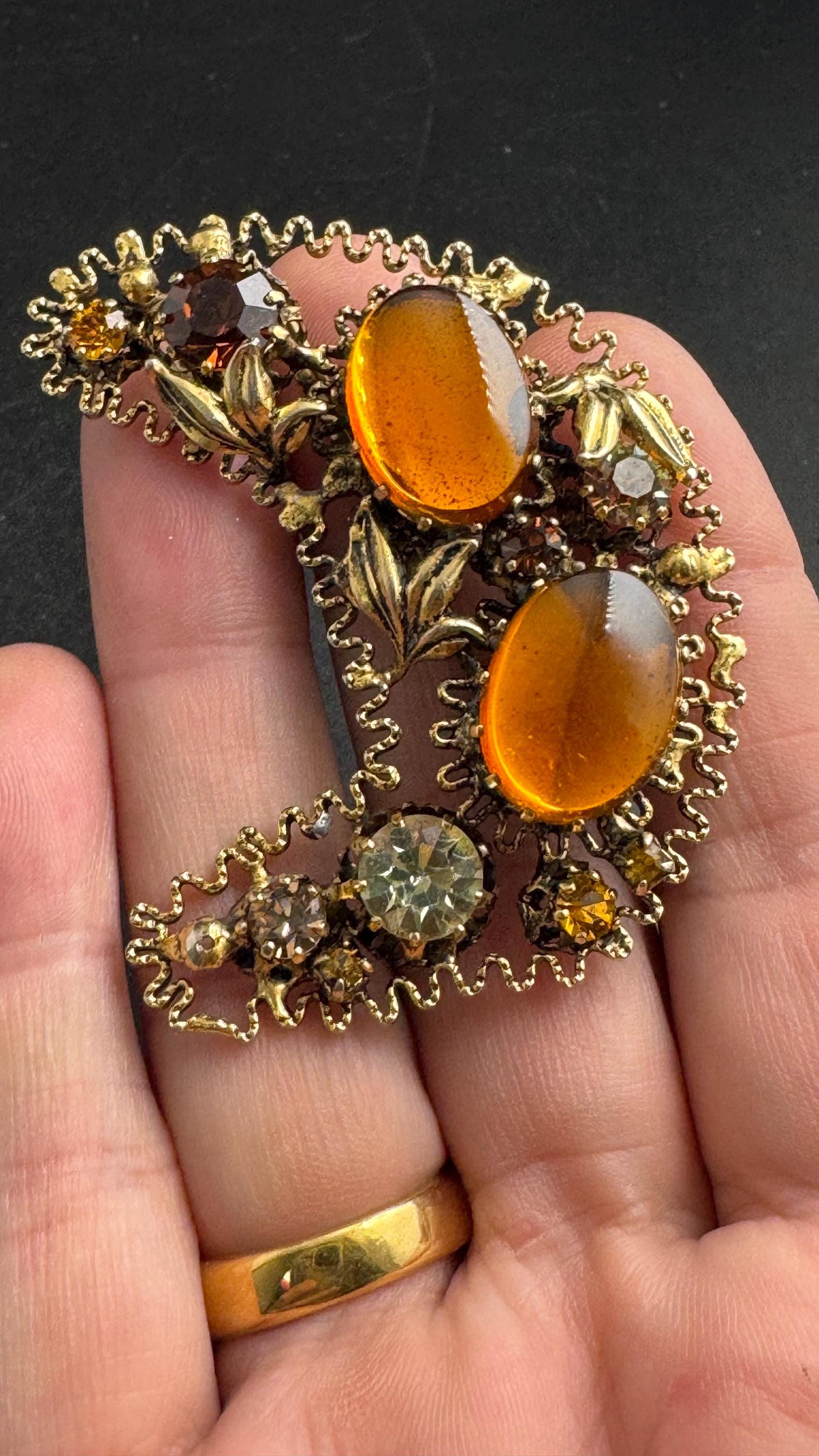 Austrian Crystal rhinestone brooch, oval cabochons unsigned gold tone