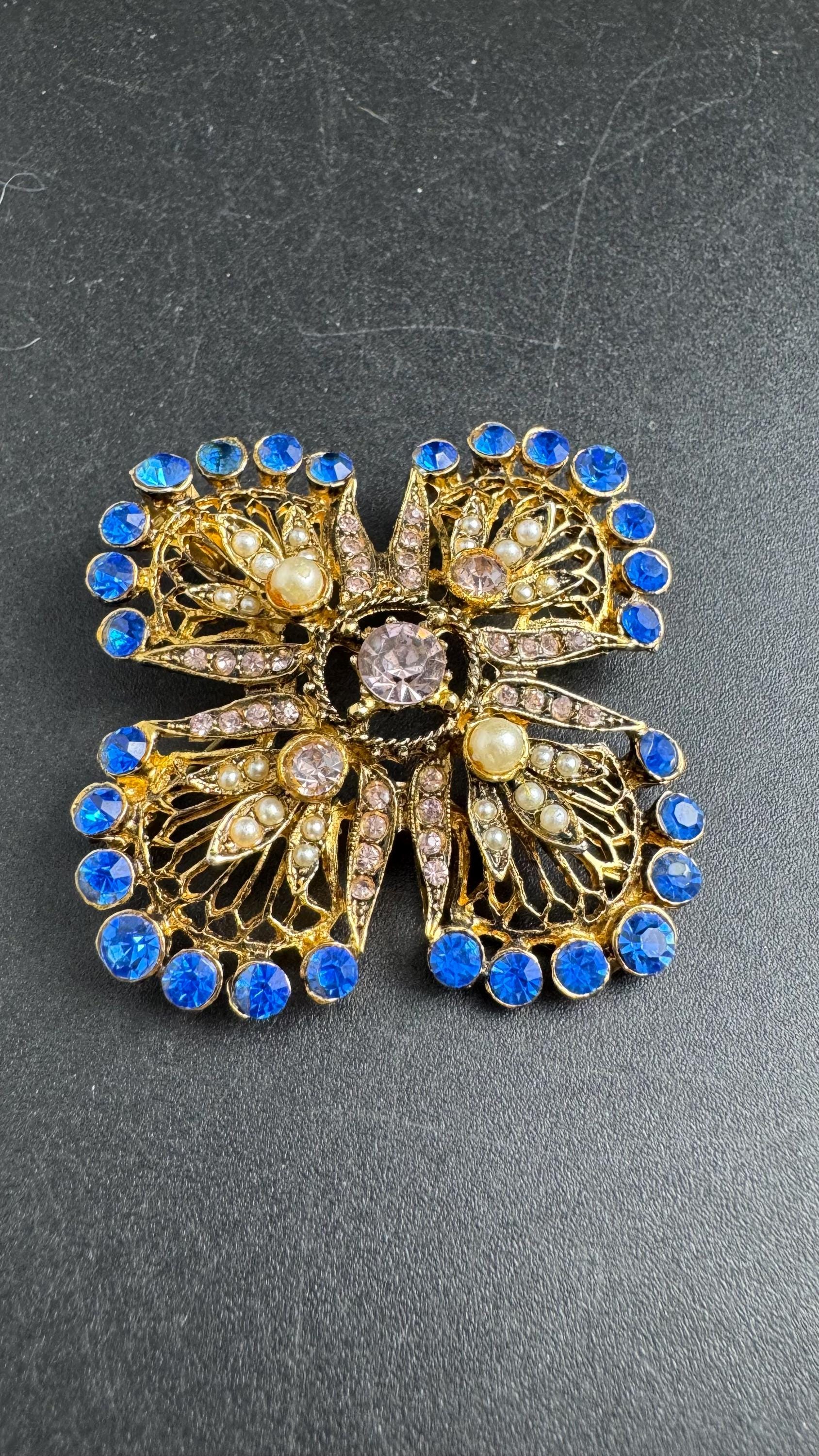 Hollywood blue Sapphire diamanté Brooch, gold tone with seed pearls  vintage