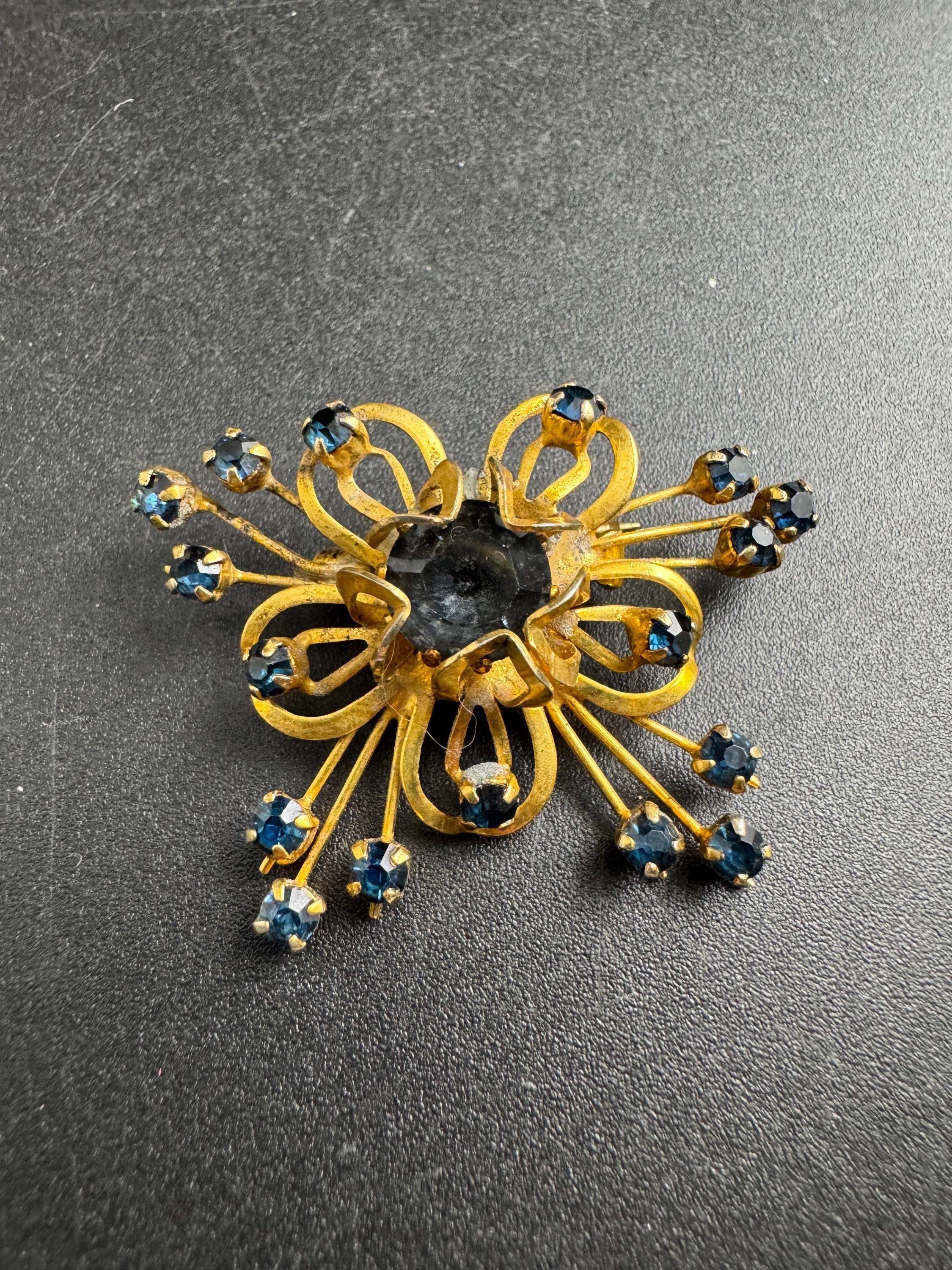 Dark blue rhinestone brooch, gold plated vintage sapphire crystals