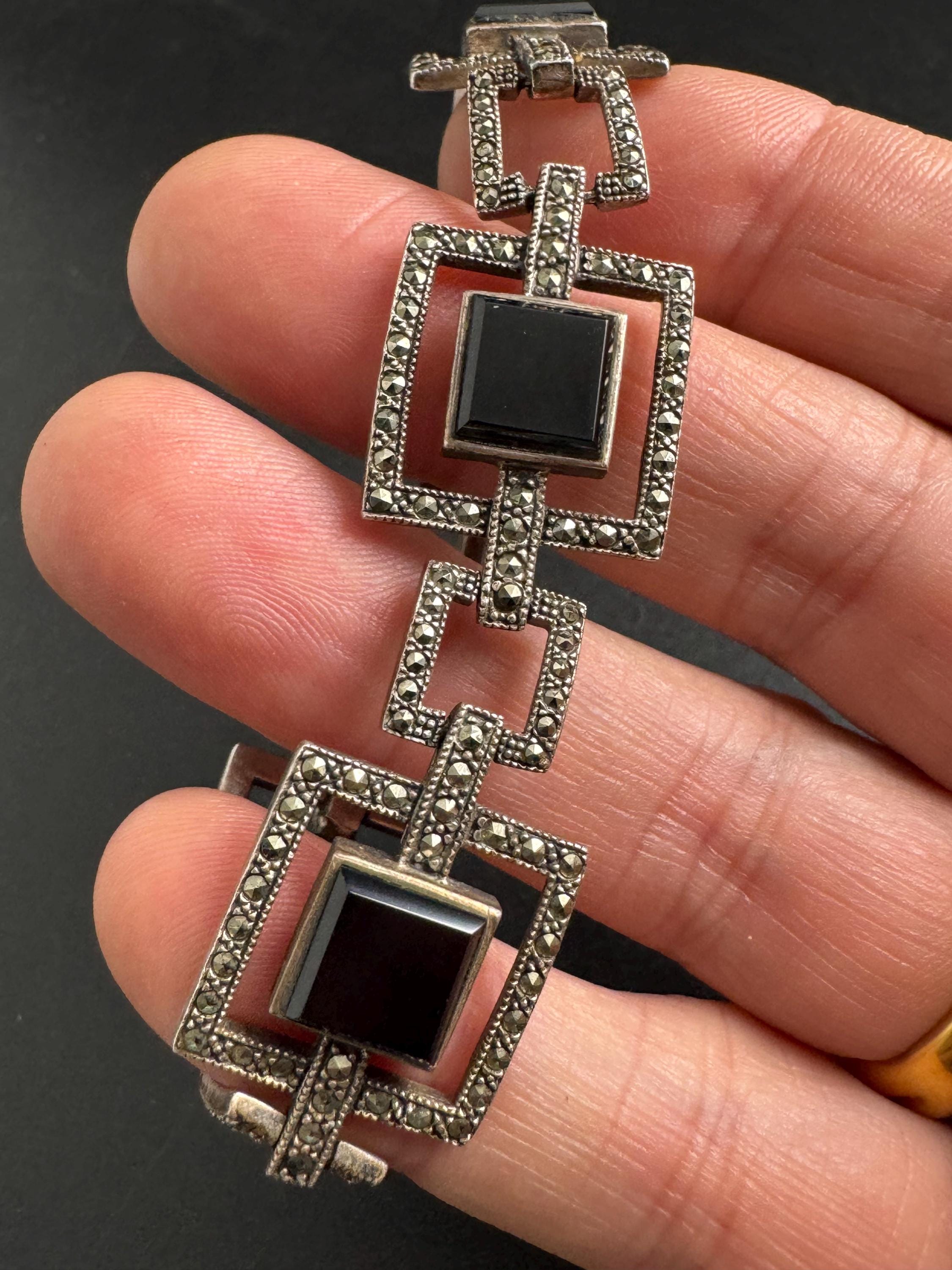 925 Sterling silver onyx panel  bracelet, 26gms 18cm