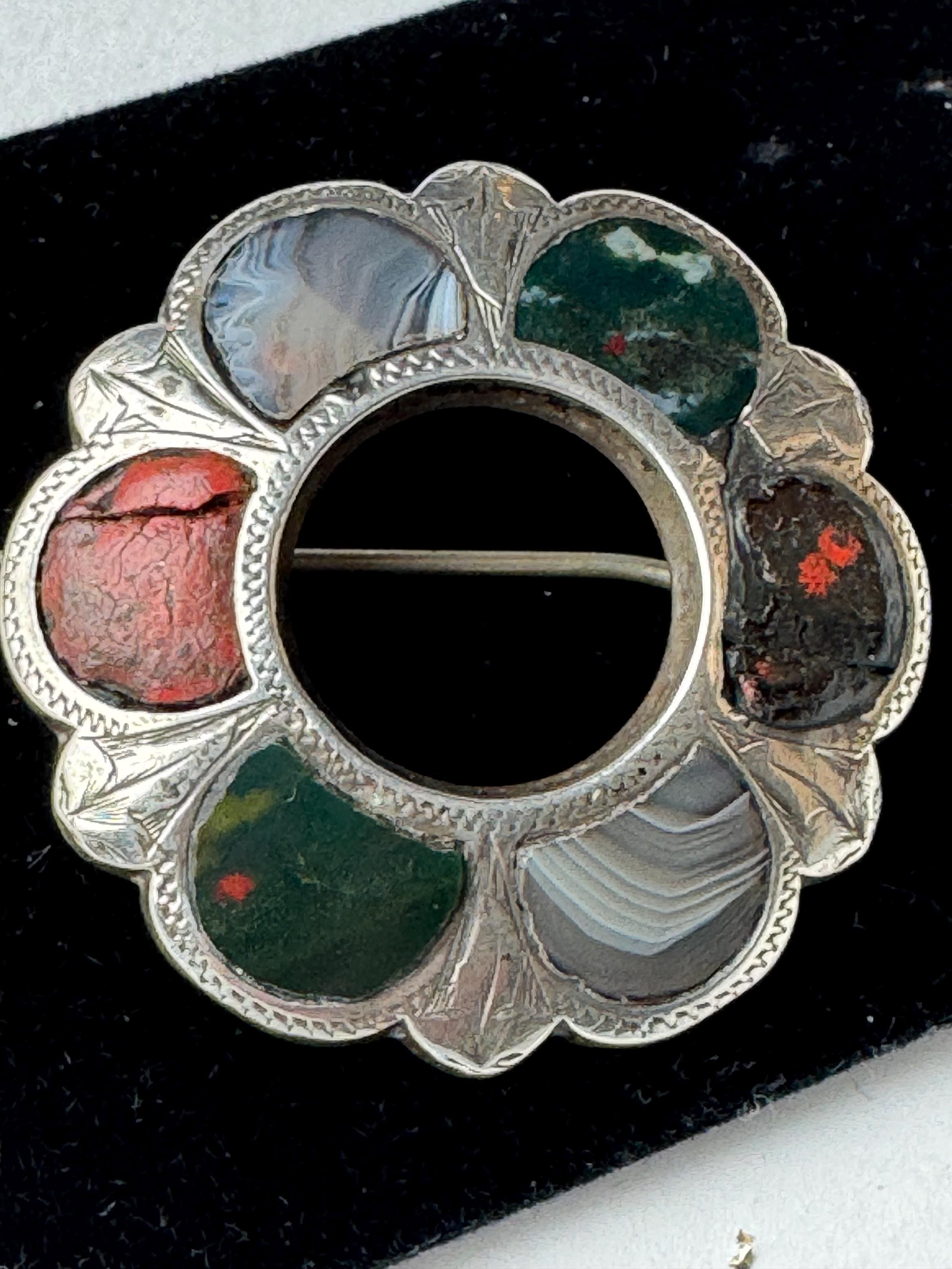 victorian agate antique silver brooch, old c clasp 4cm