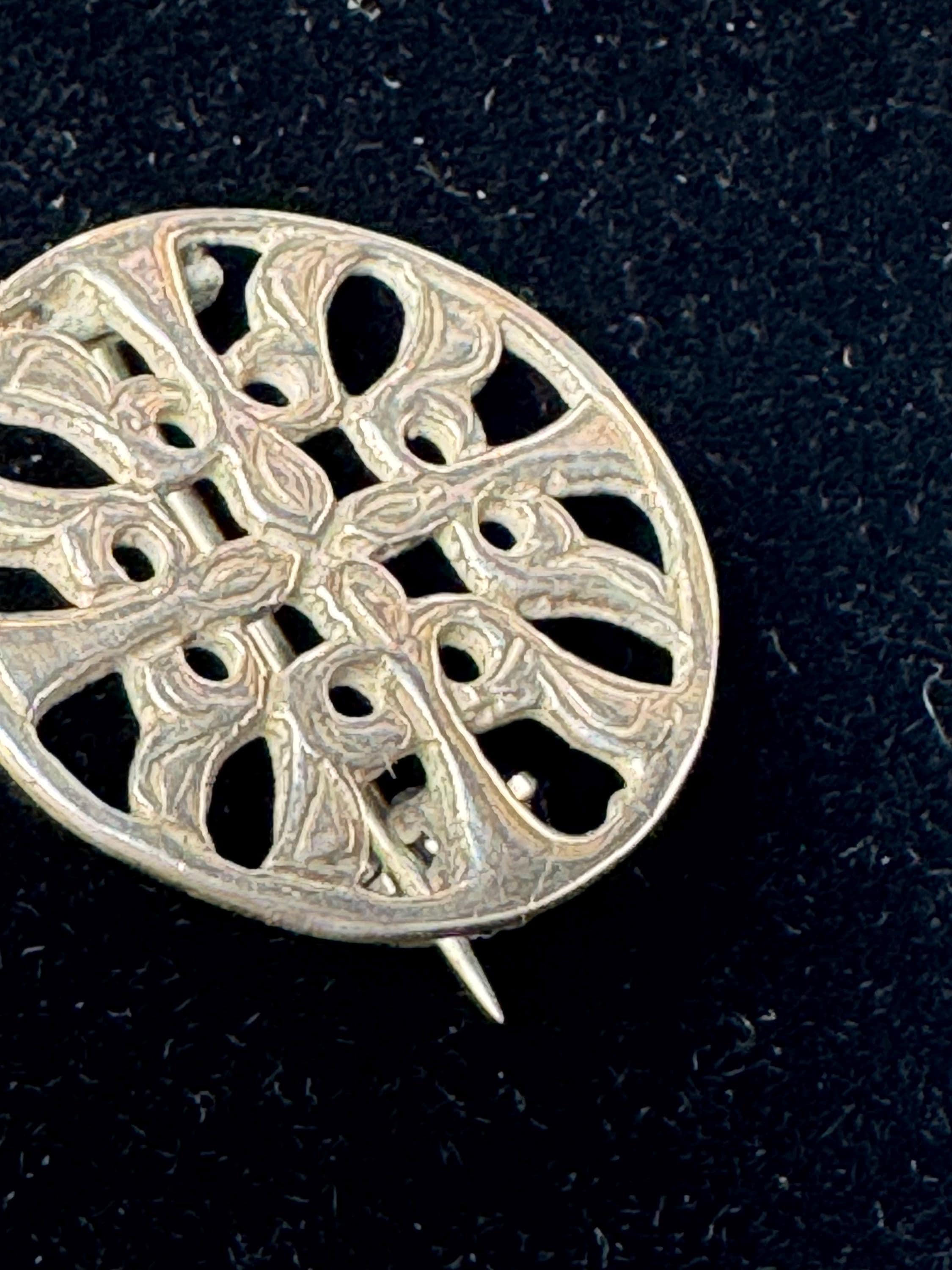 Iona silver Scottish Brooch: Arts and Crafts Celtic jewellery 925 sterling