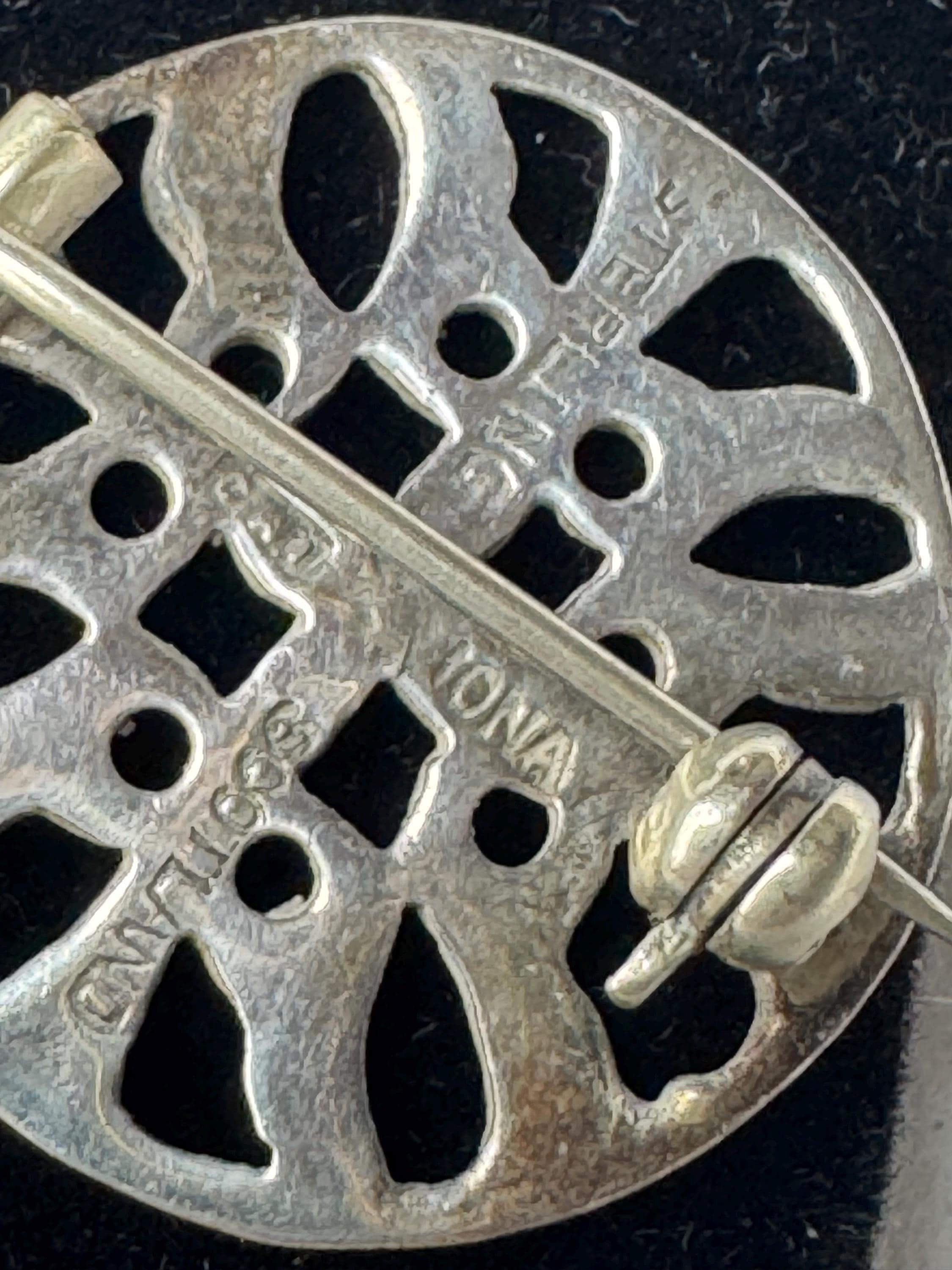 Iona silver Scottish Brooch: Arts and Crafts Celtic jewellery 925 sterling