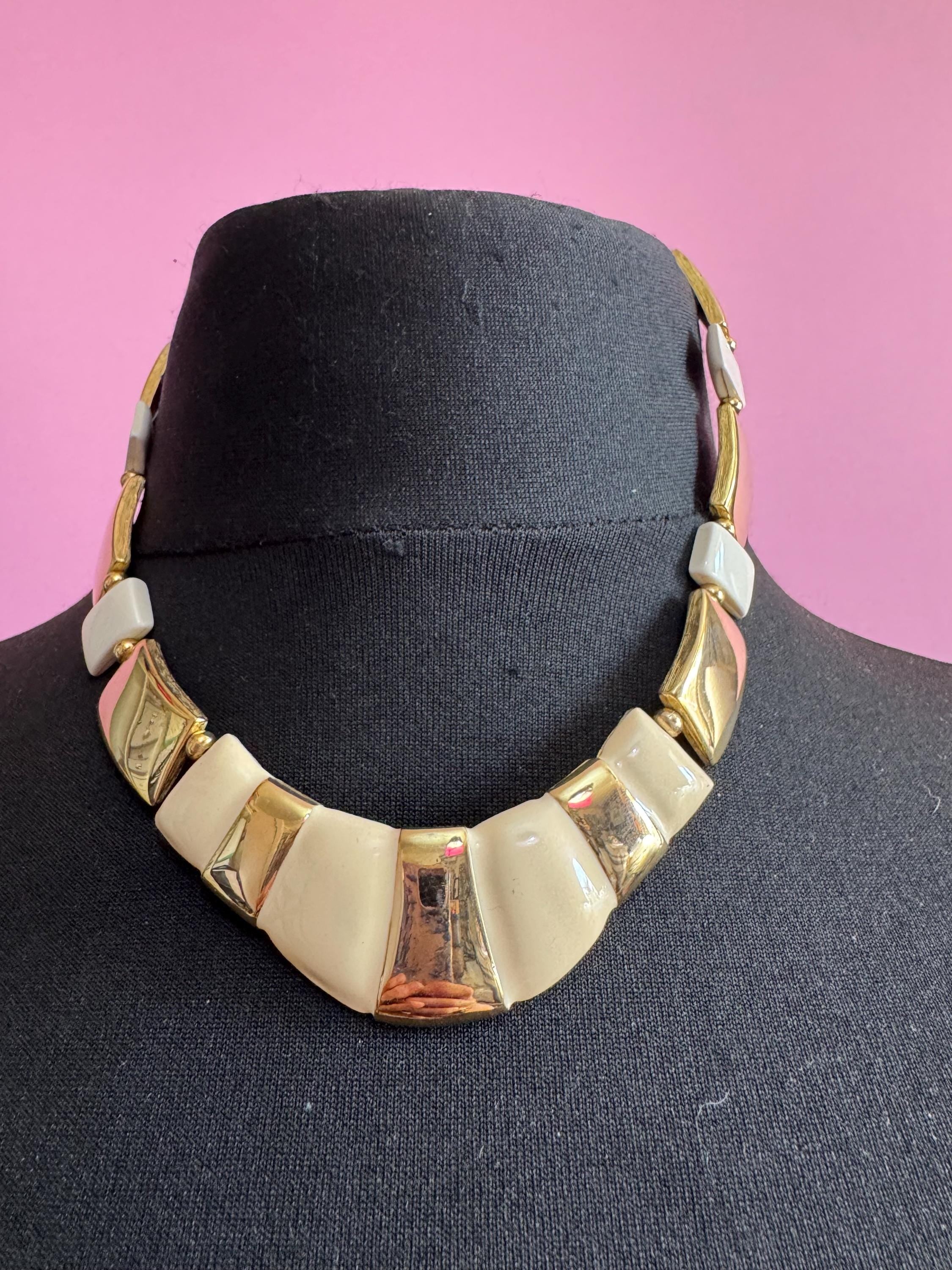 Signed NAPIER cream Enamel Choker: petite neck Vintage Gold Tone chain necklace